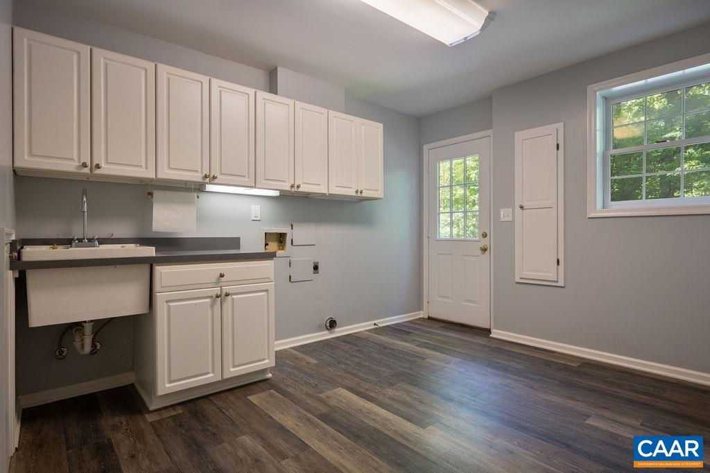 315 TERRELL RD W