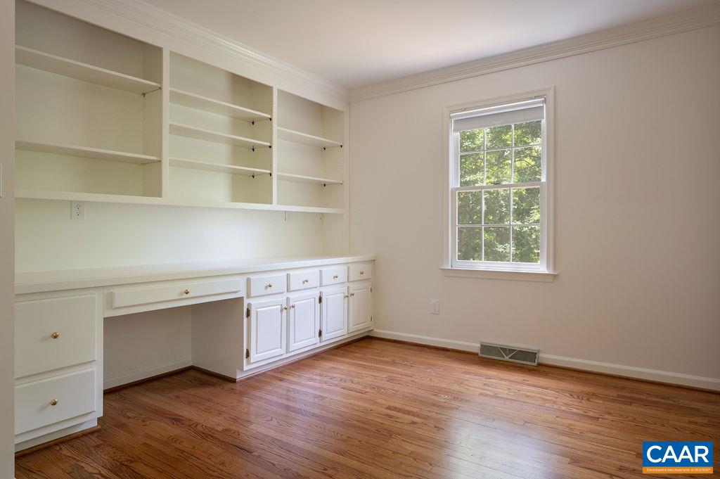 315 TERRELL RD W