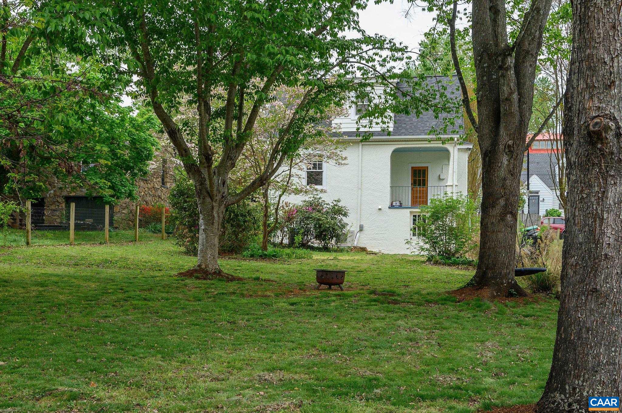 207 TODD AVE