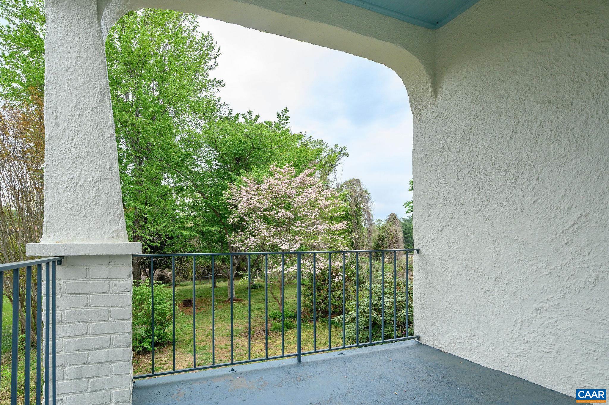 207 TODD AVE