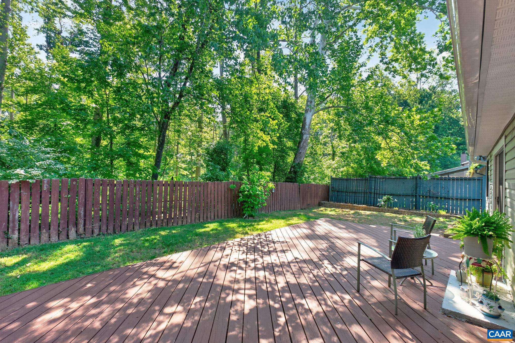 1511 LAKE FOREST DR