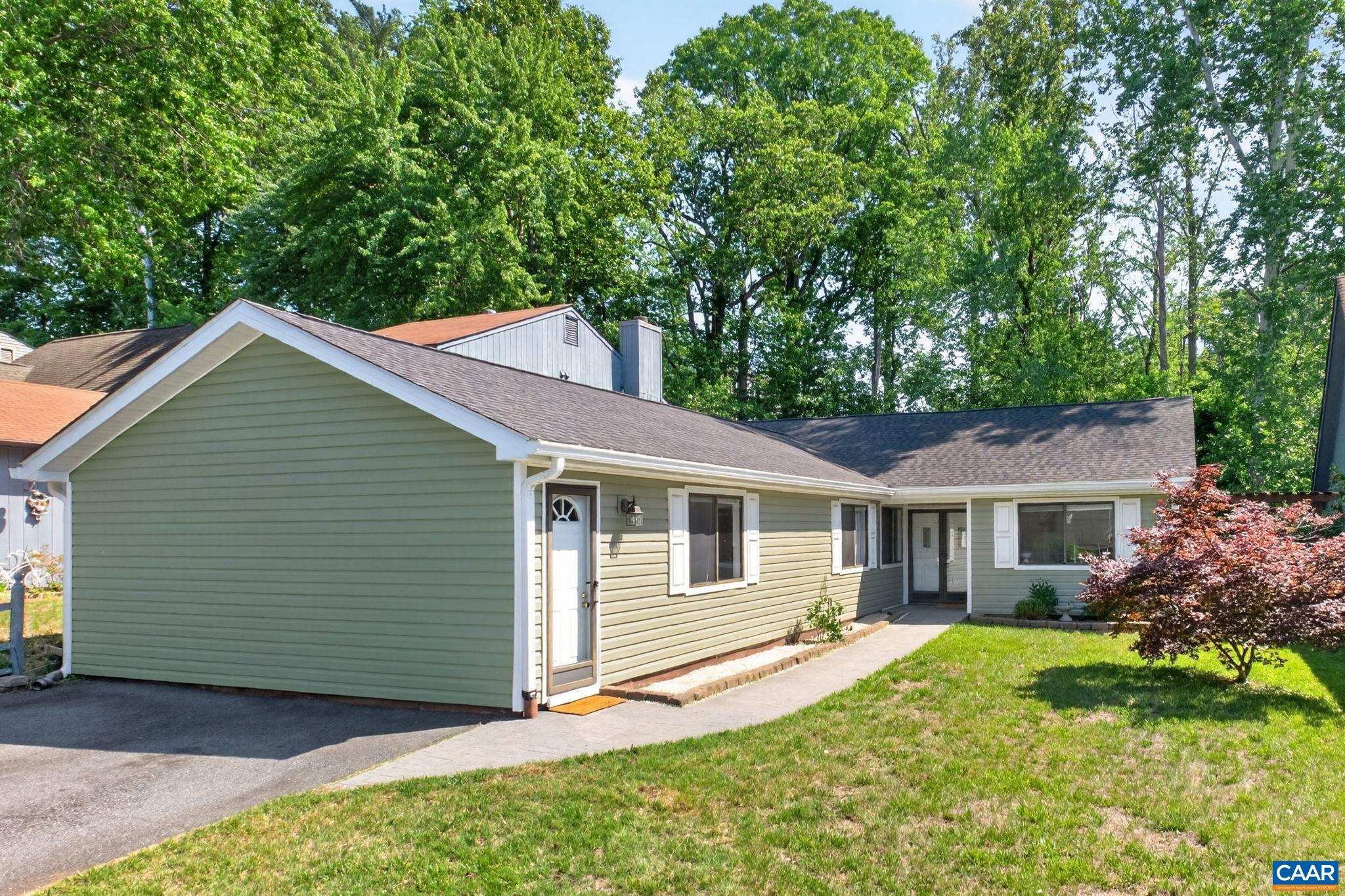 1511 LAKE FOREST DR