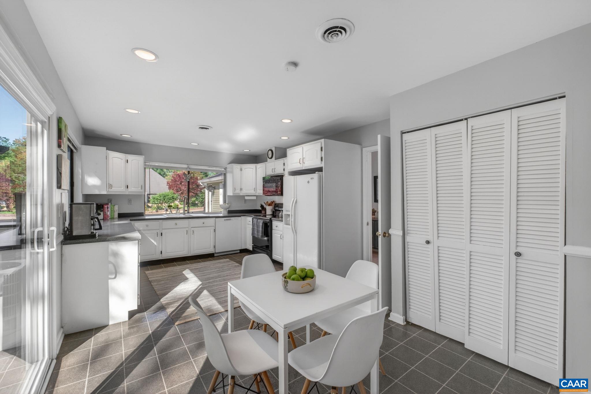 1511 LAKE FOREST DR