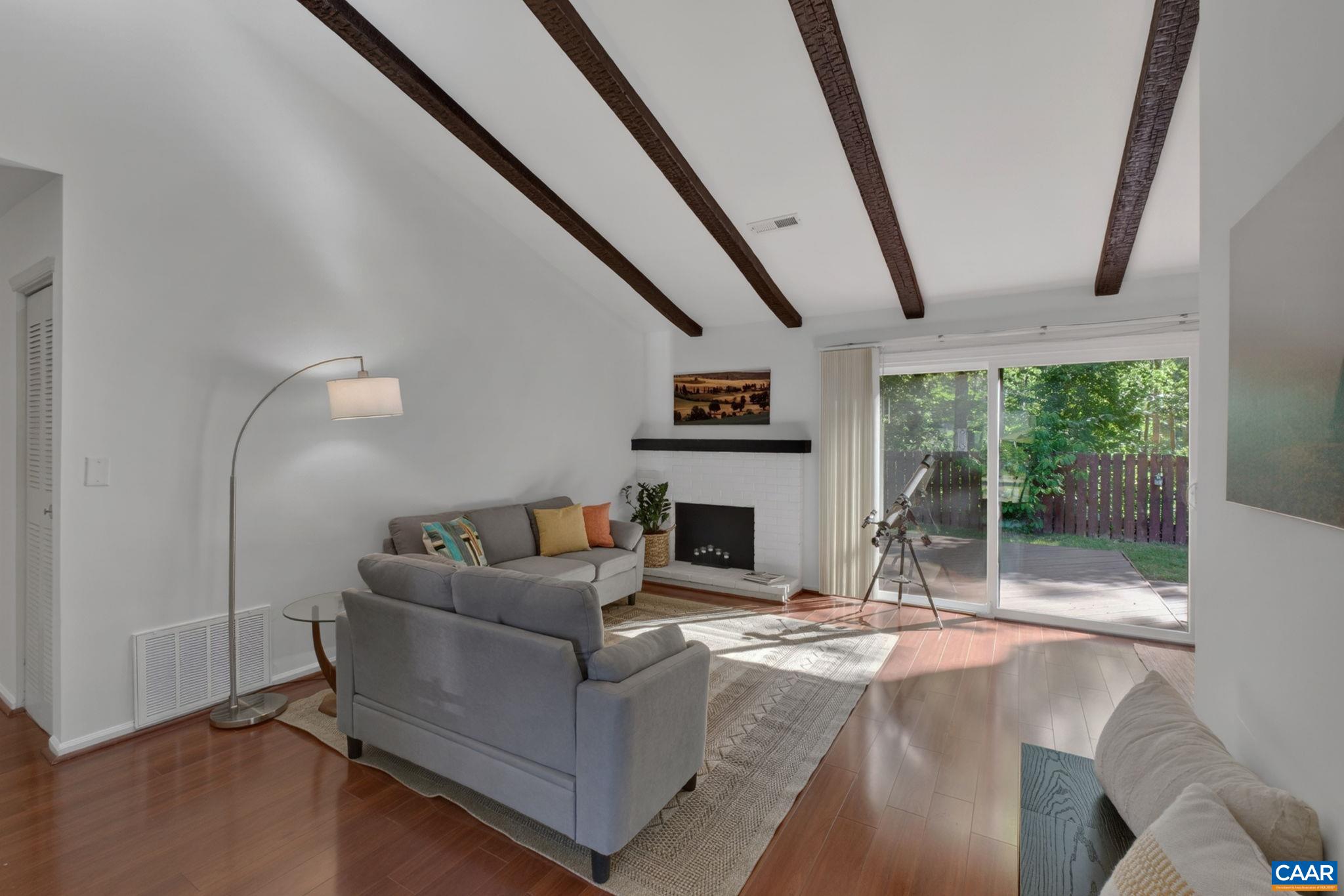 1511 LAKE FOREST DR