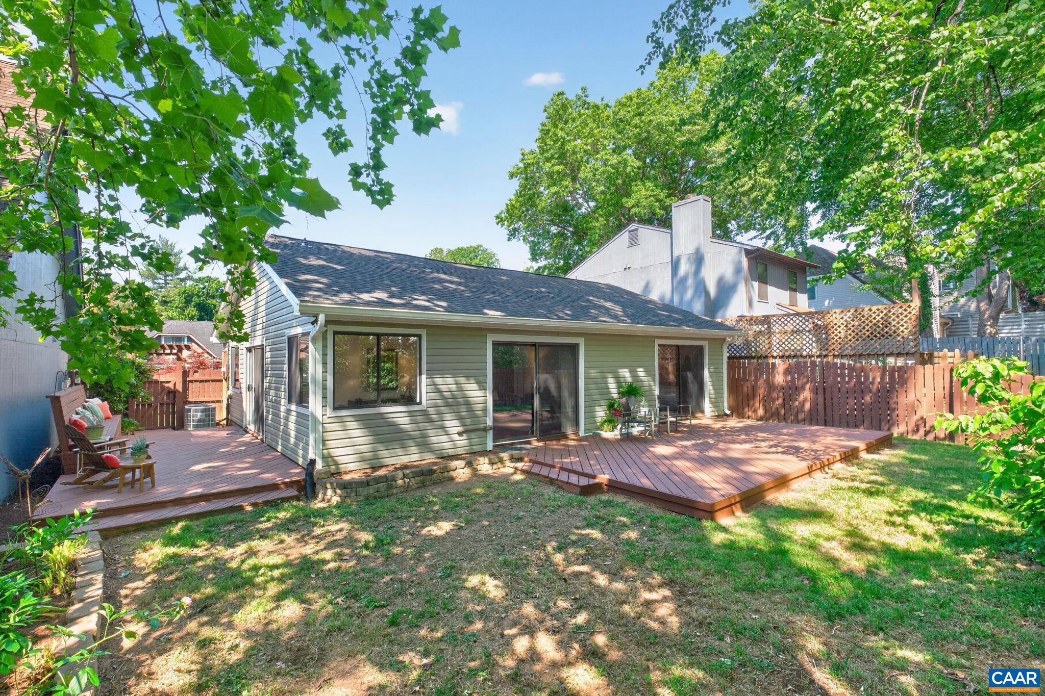 1511 LAKE FOREST DR