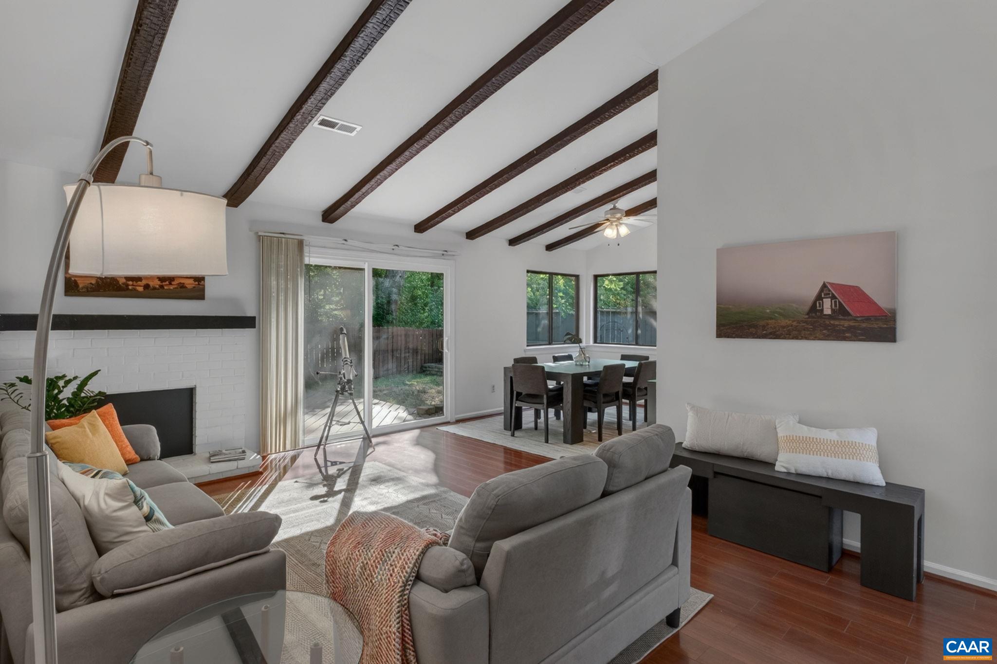 1511 LAKE FOREST DR