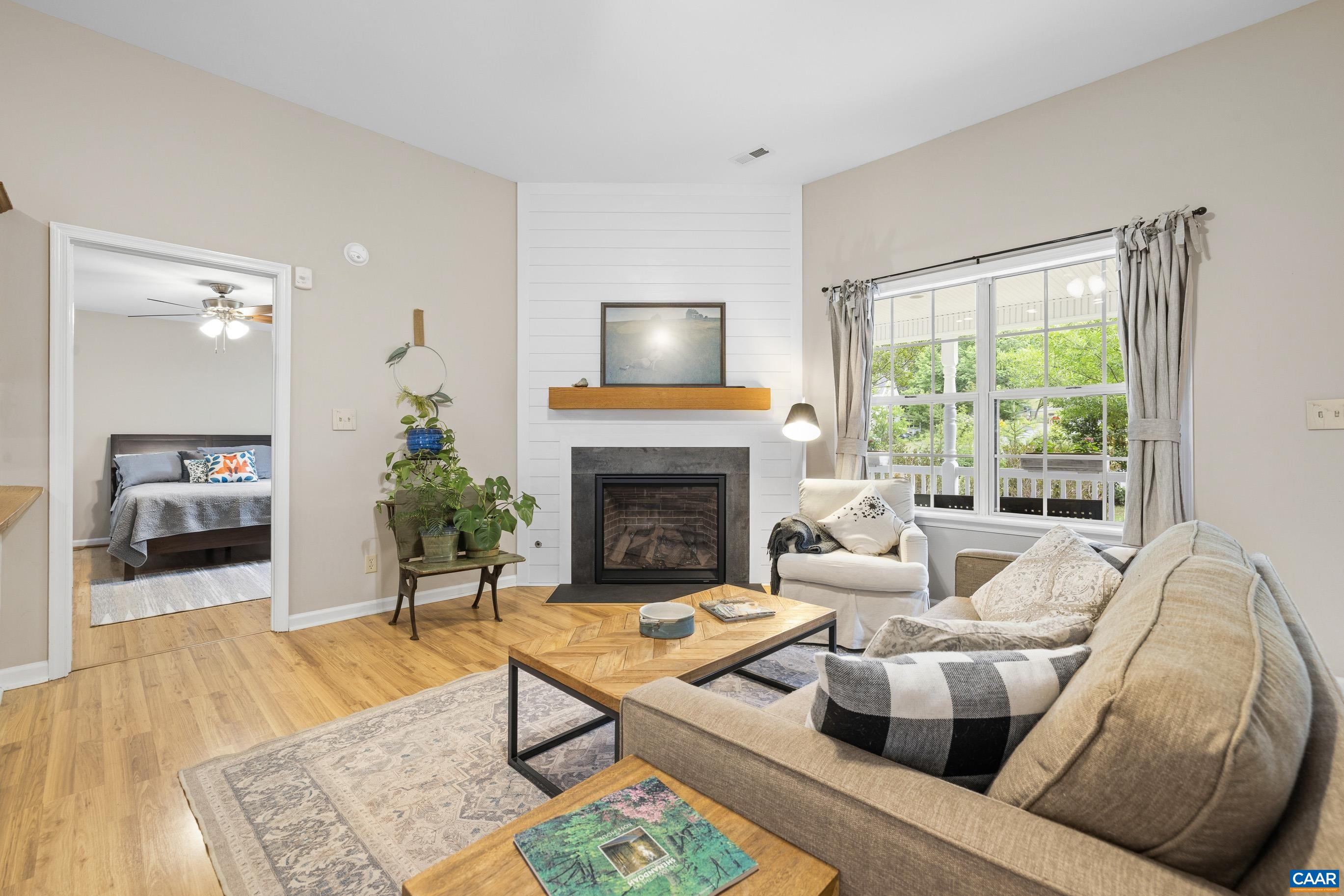295 BLACKTHORN LN