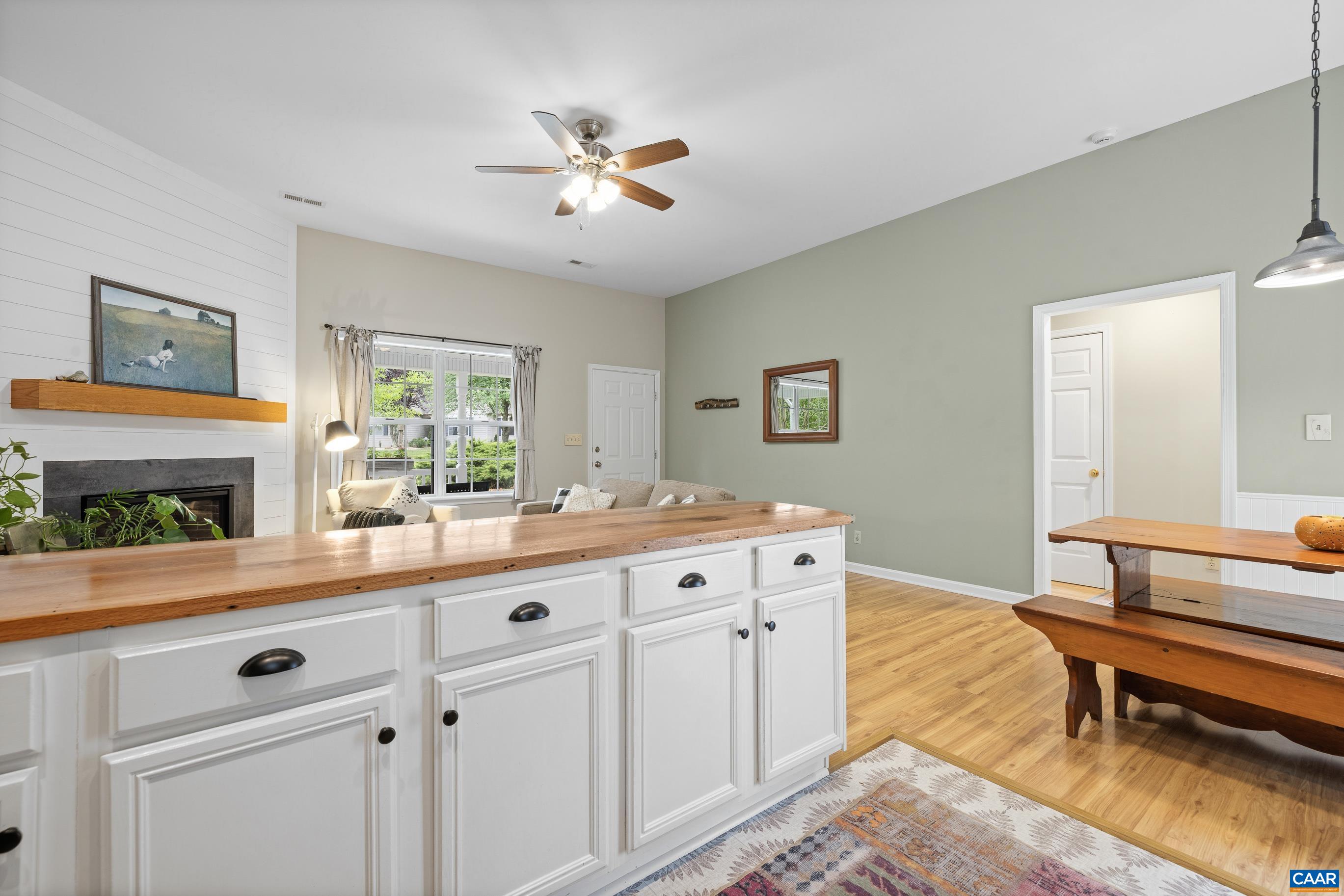 295 BLACKTHORN LN