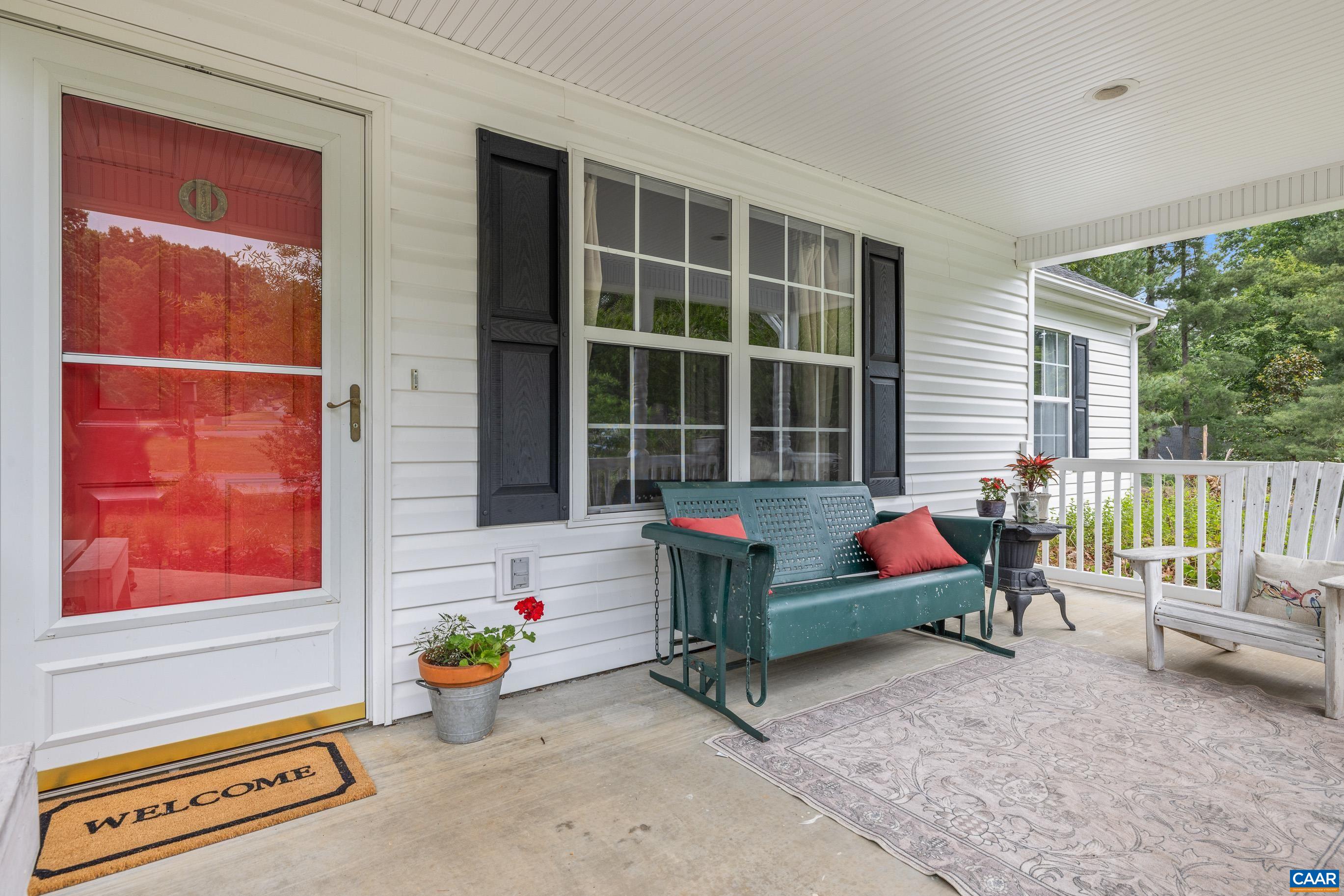 295 BLACKTHORN LN