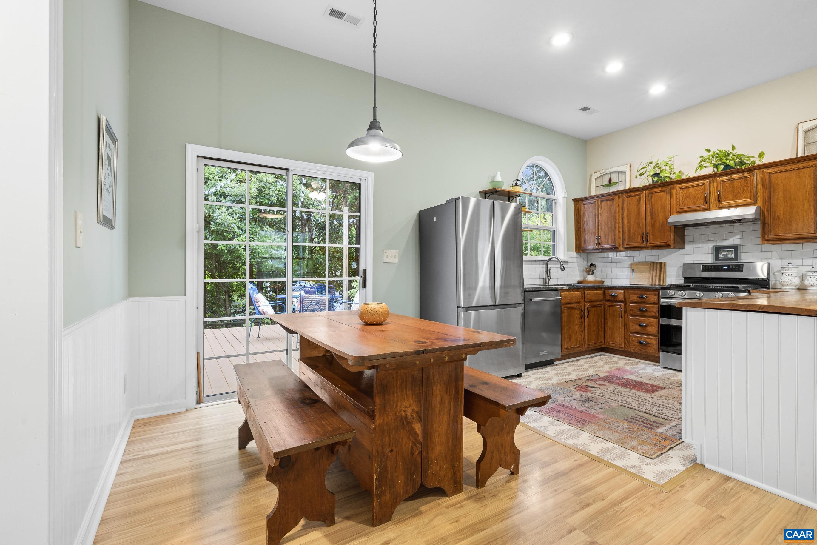 295 BLACKTHORN LN
