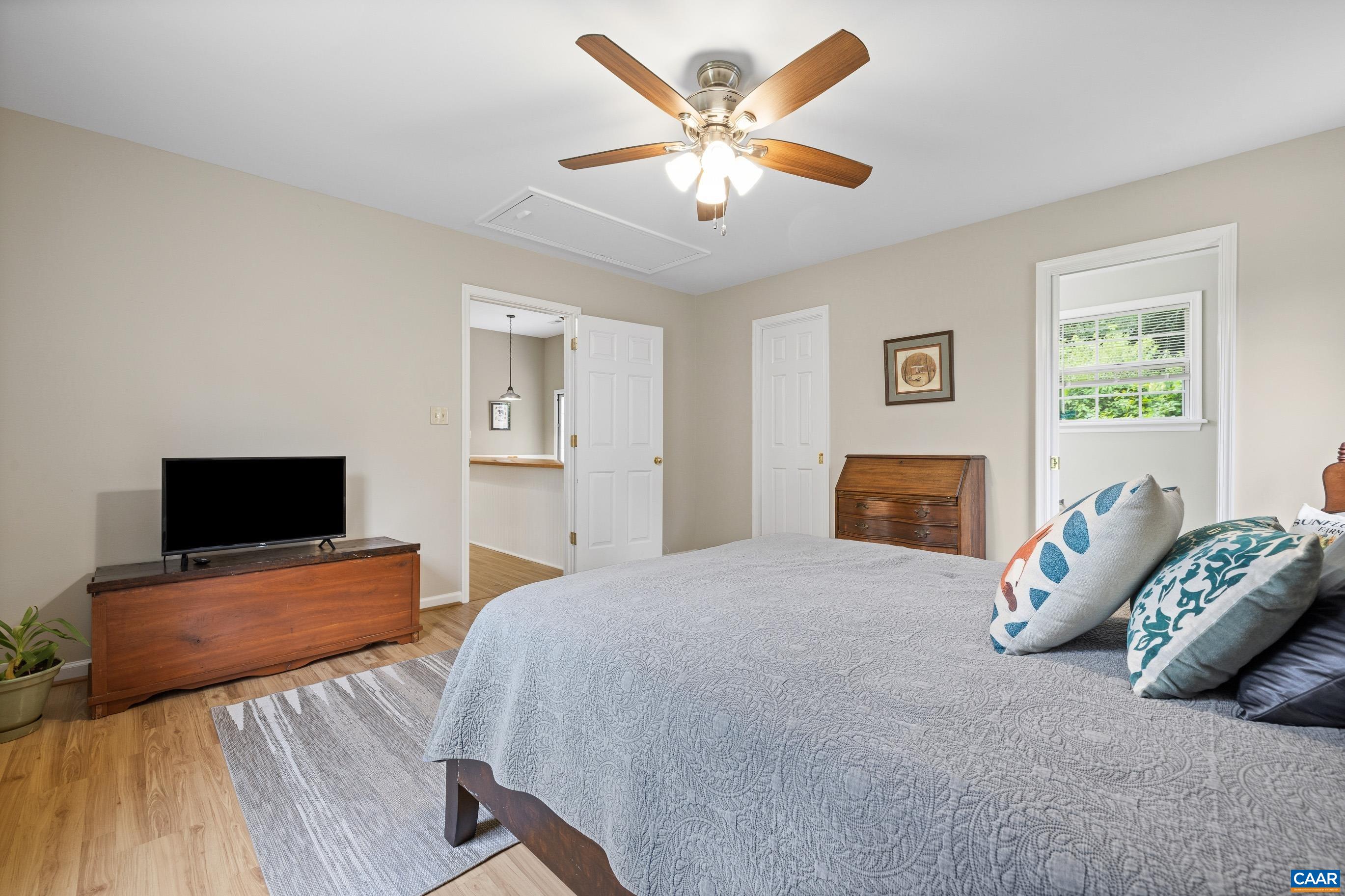 295 BLACKTHORN LN