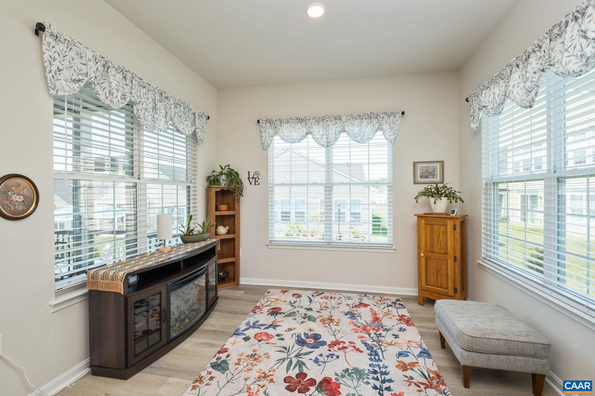 124 STODGHILL DR