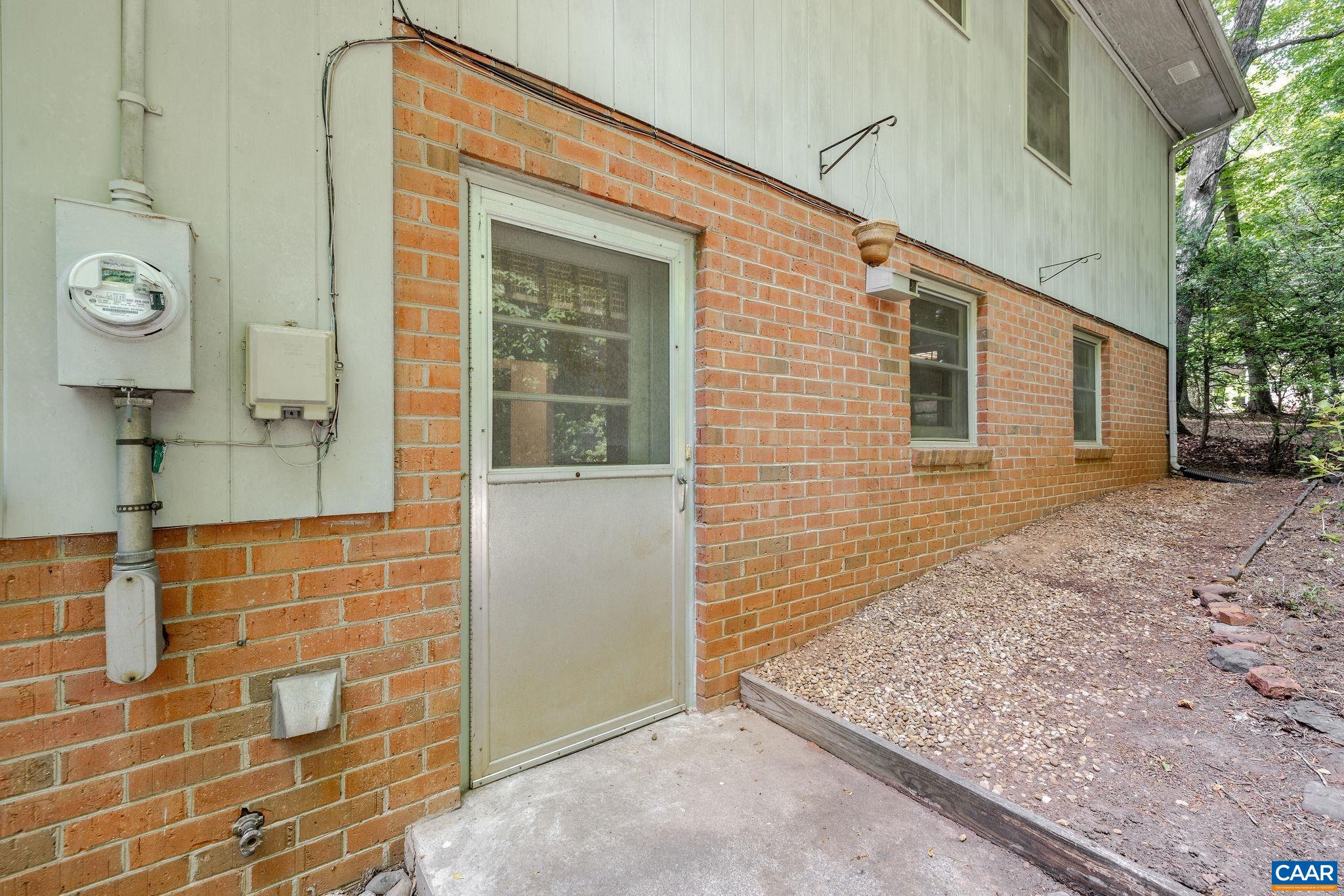 2514 HILLWOOD PL