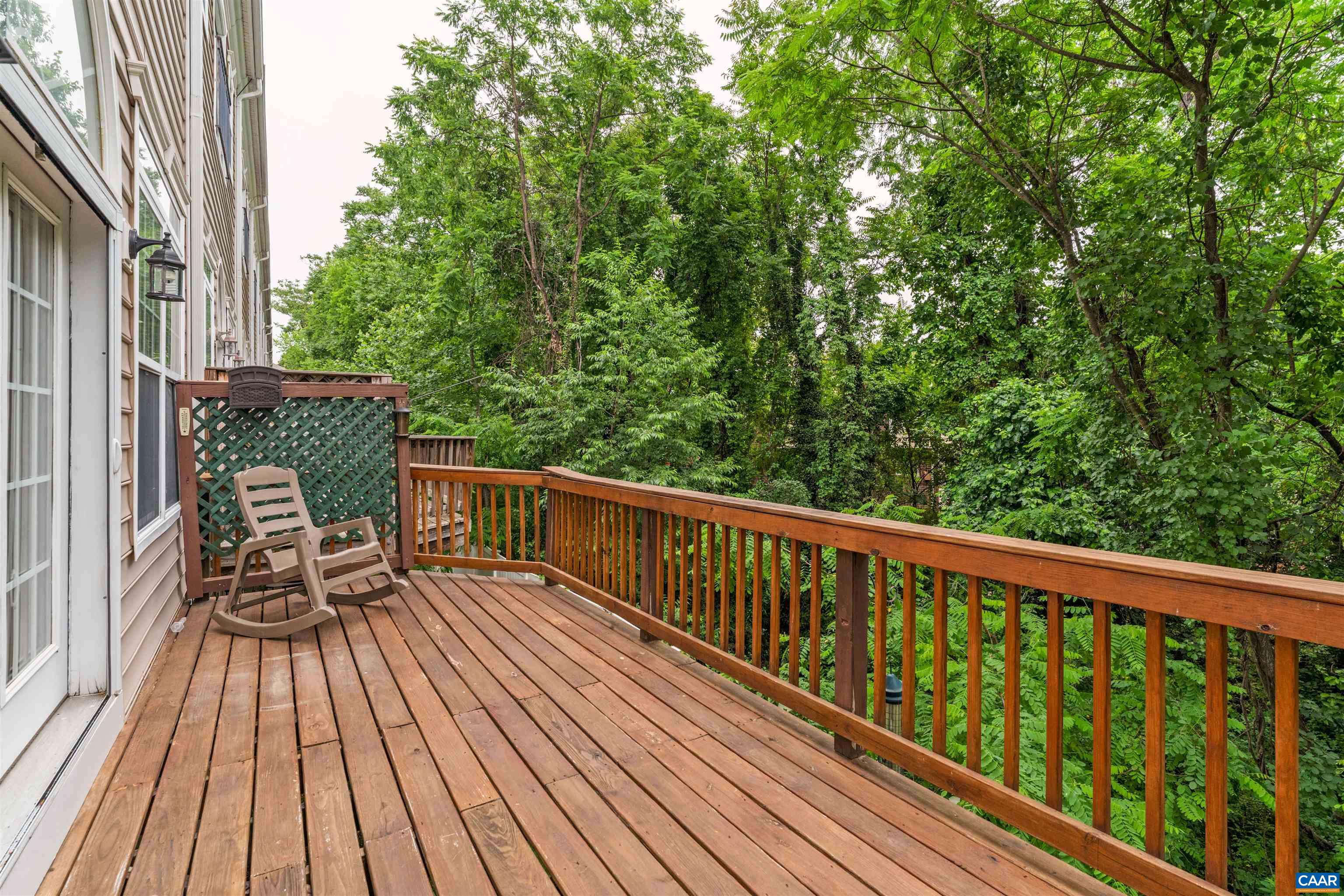 1039 GLENWOOD STATION LN