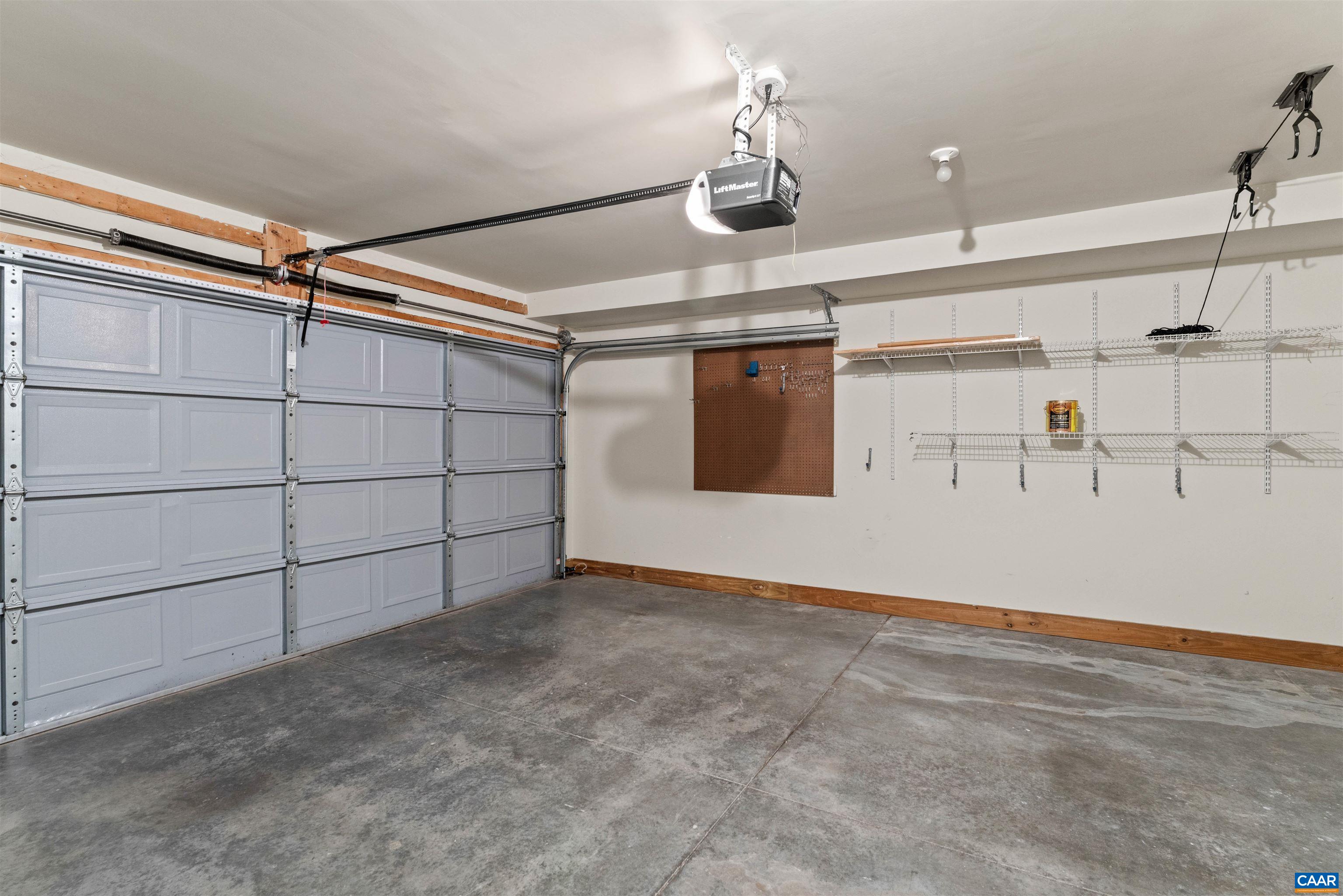 1039 GLENWOOD STATION LN