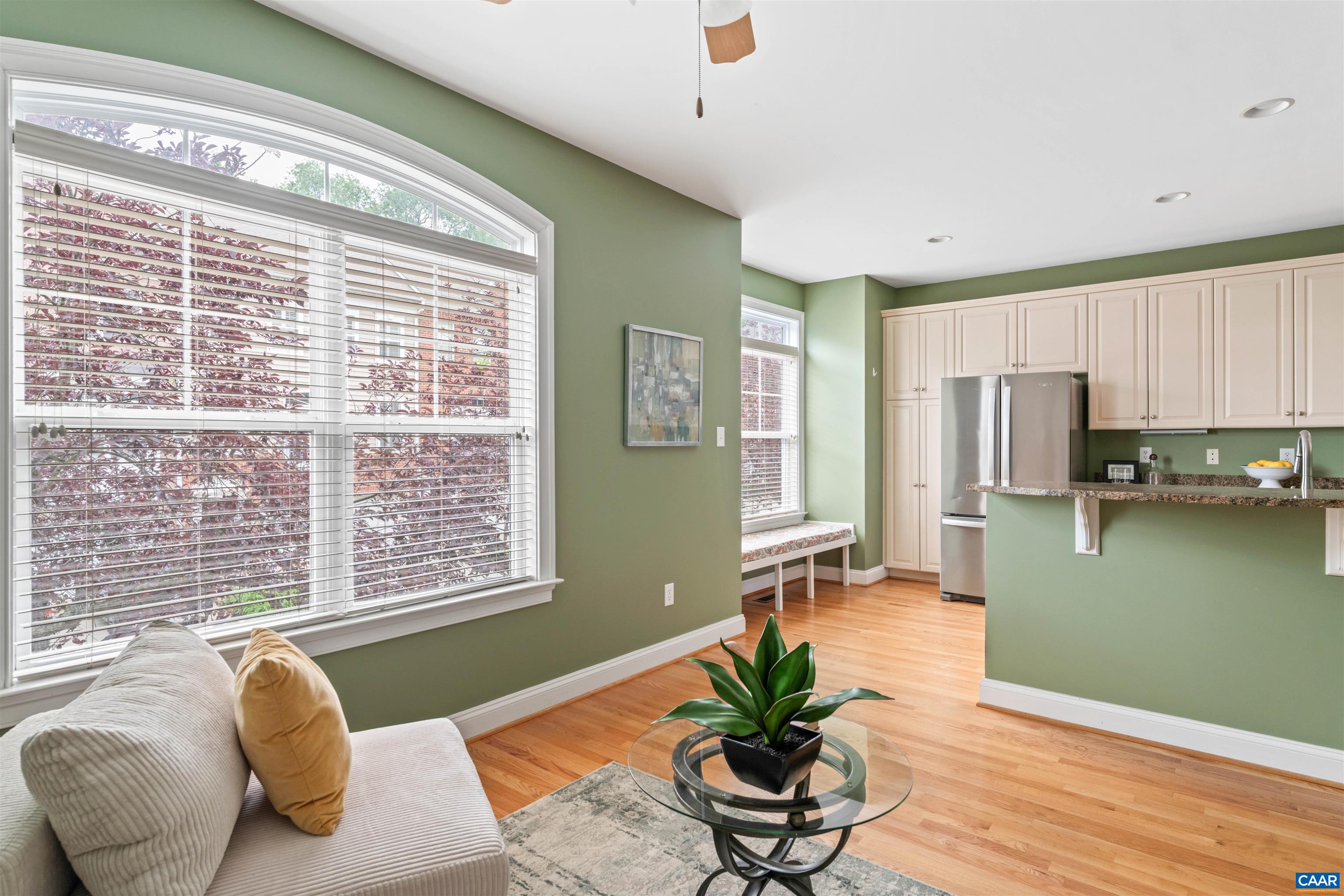 1039 GLENWOOD STATION LN