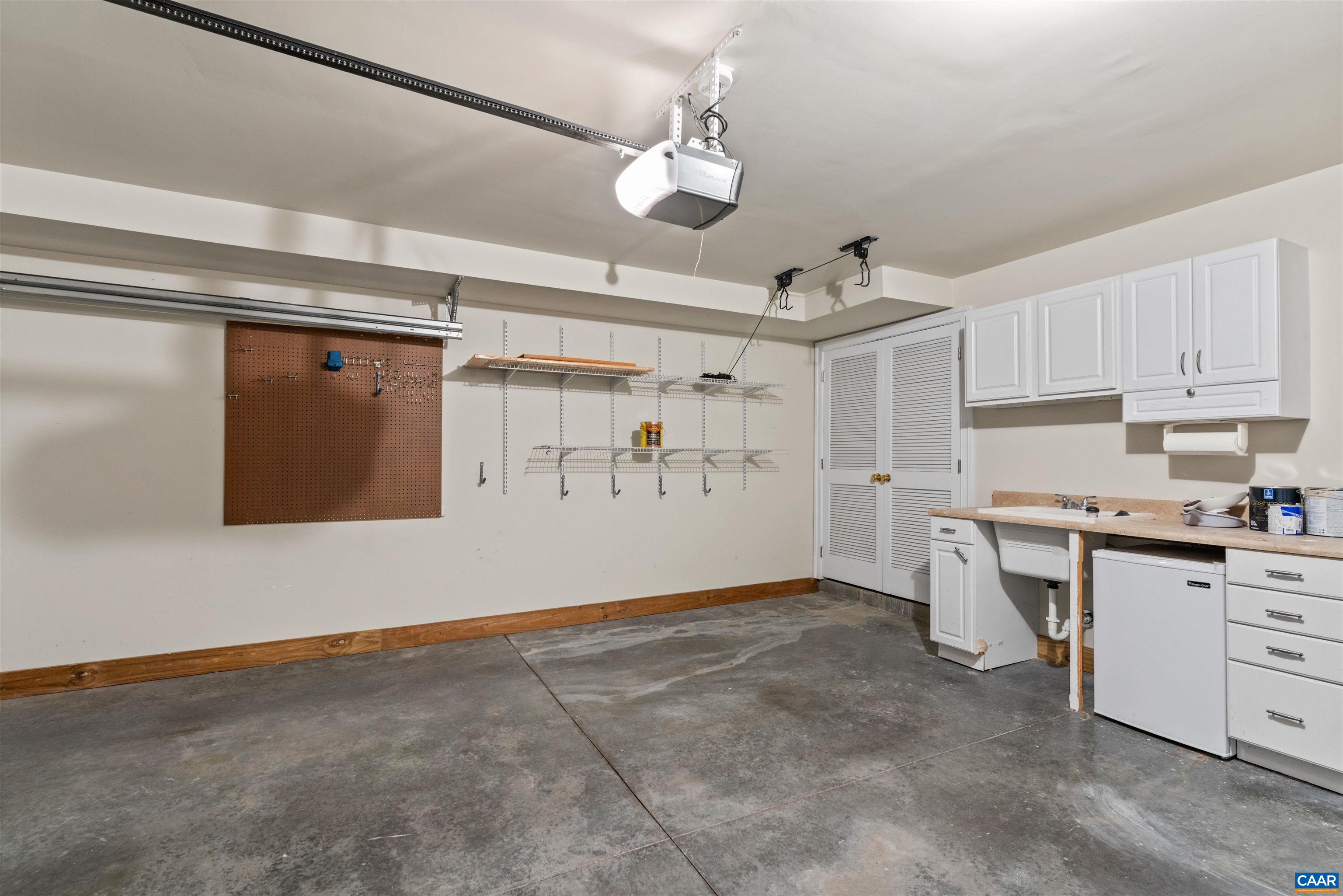 1039 GLENWOOD STATION LN