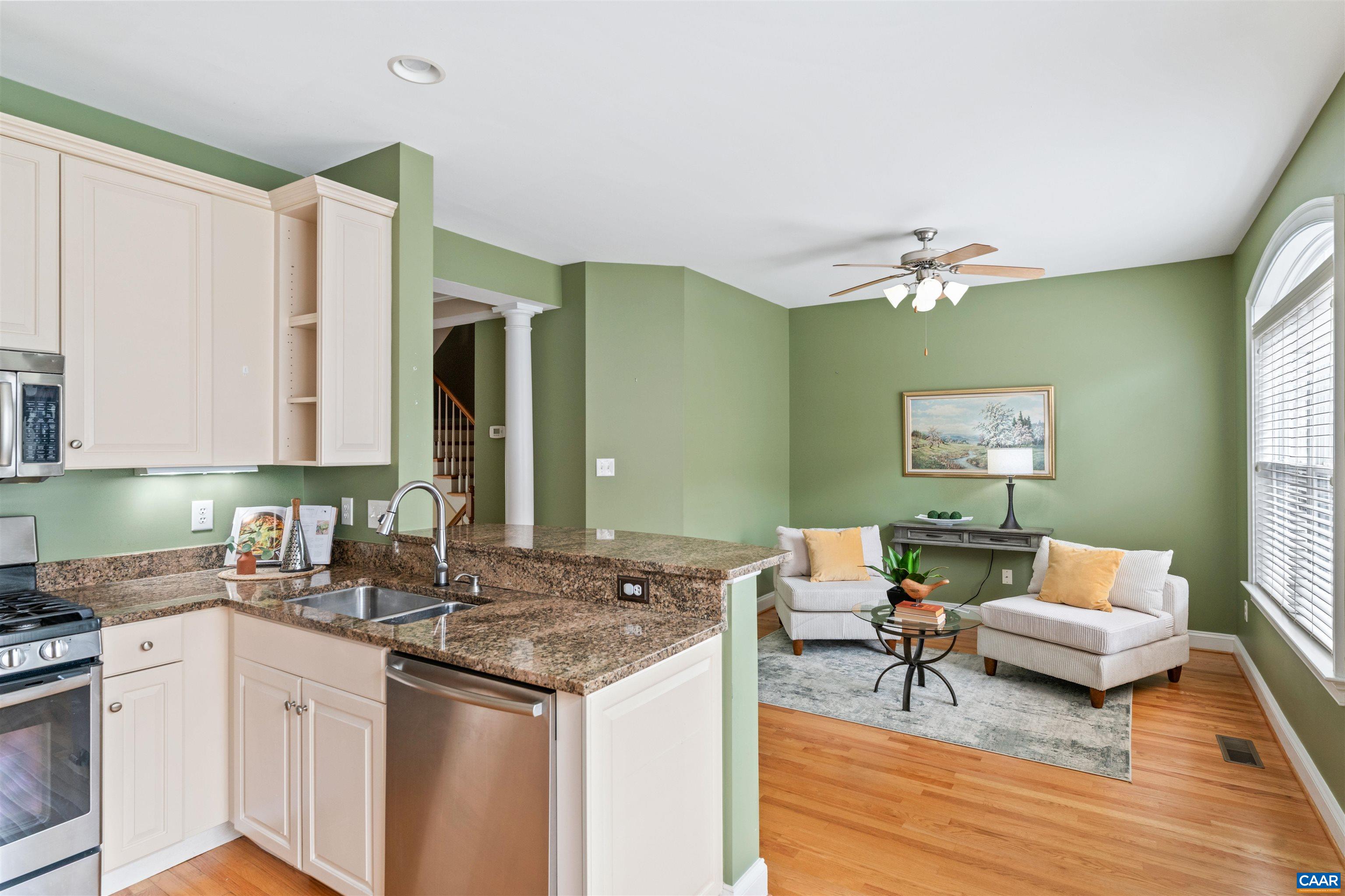 1039 GLENWOOD STATION LN