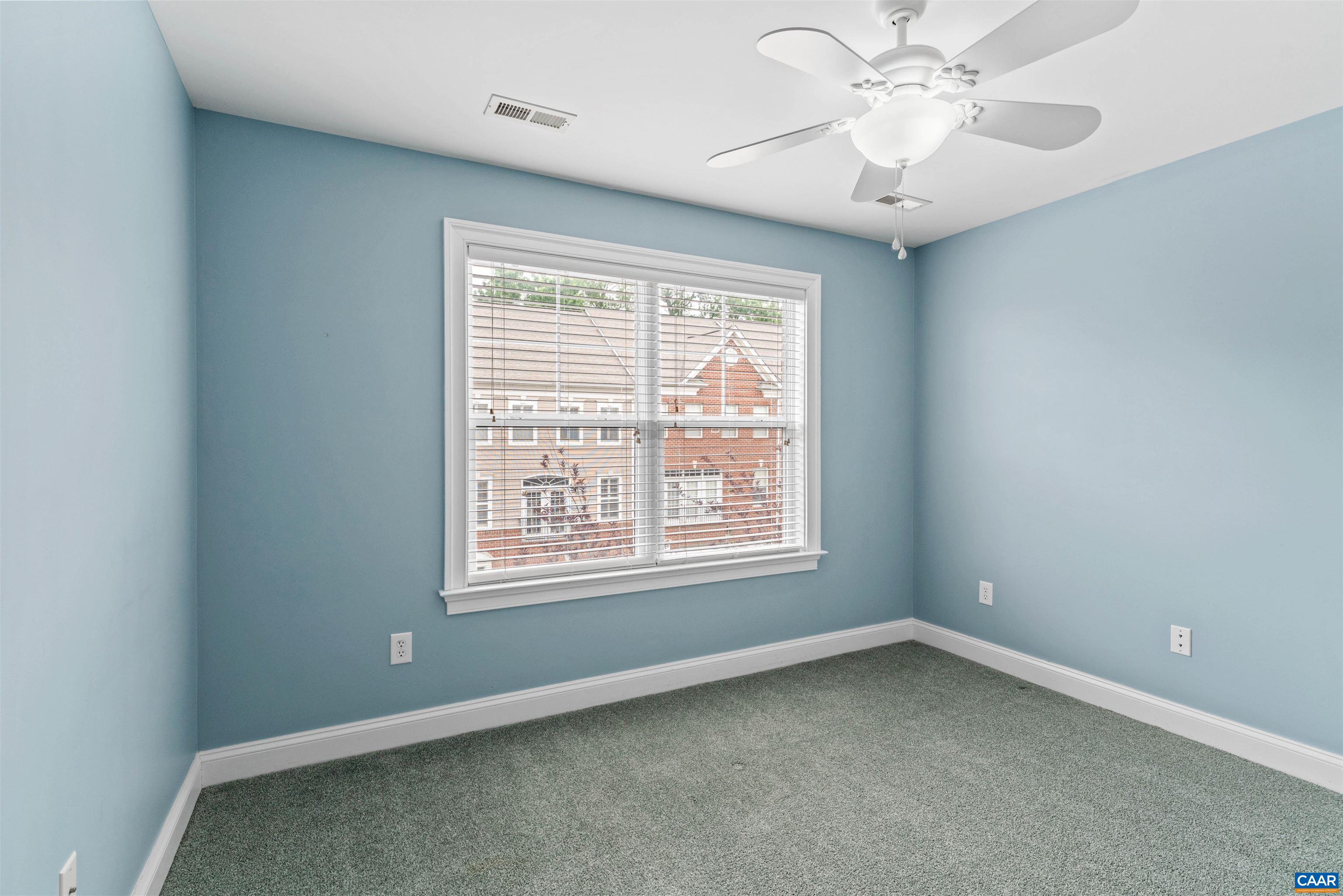 1039 GLENWOOD STATION LN