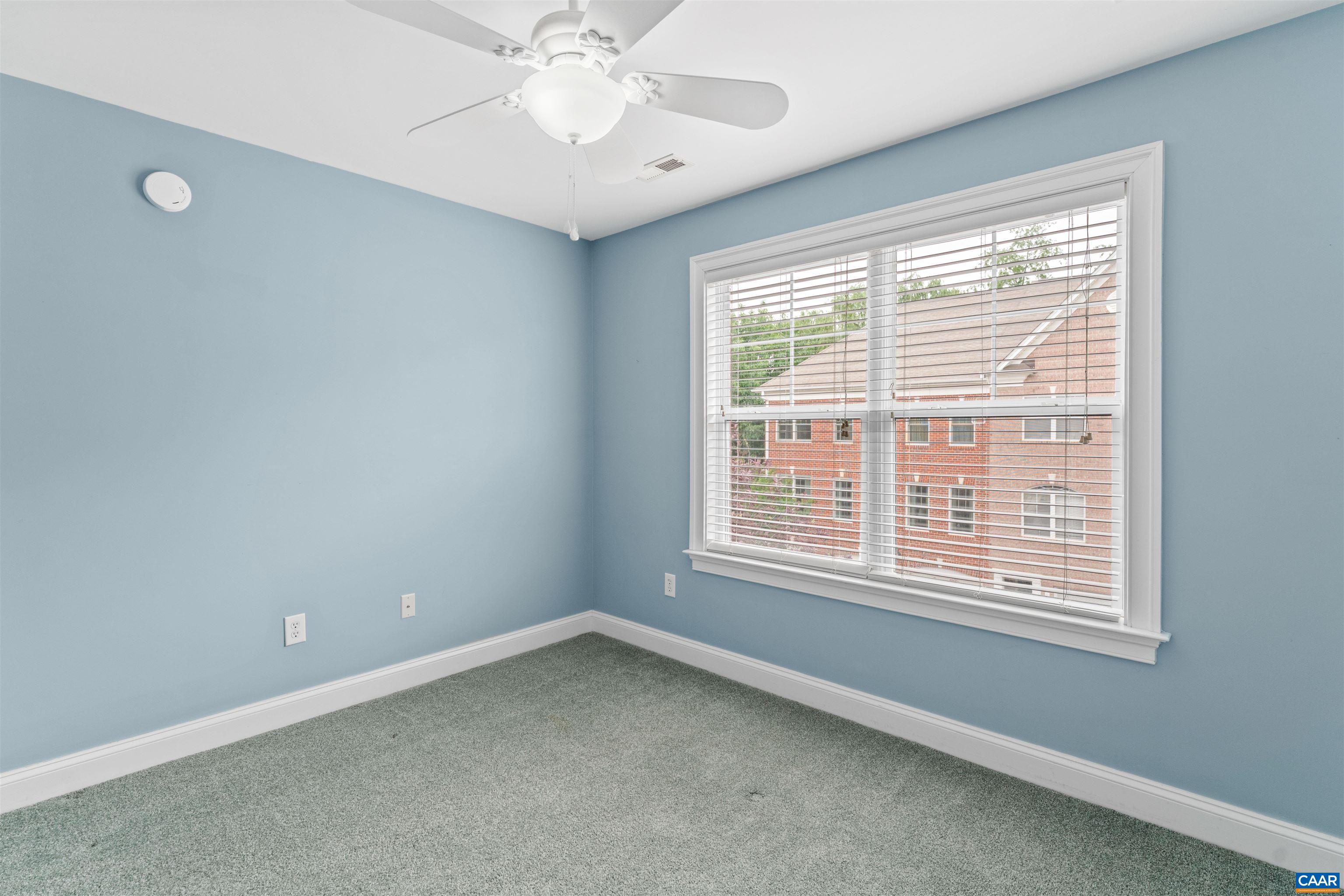 1039 GLENWOOD STATION LN