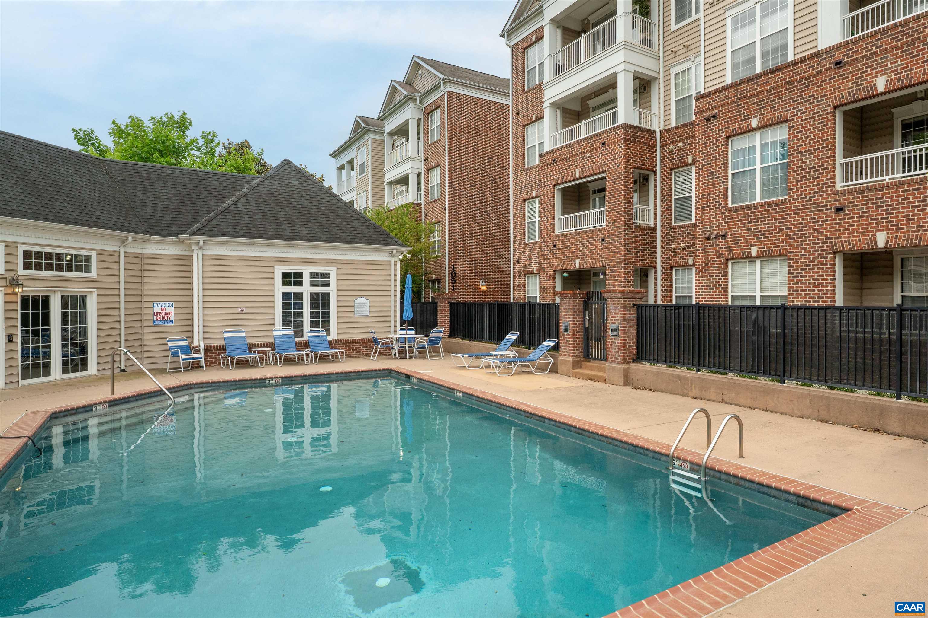 1039 GLENWOOD STATION LN