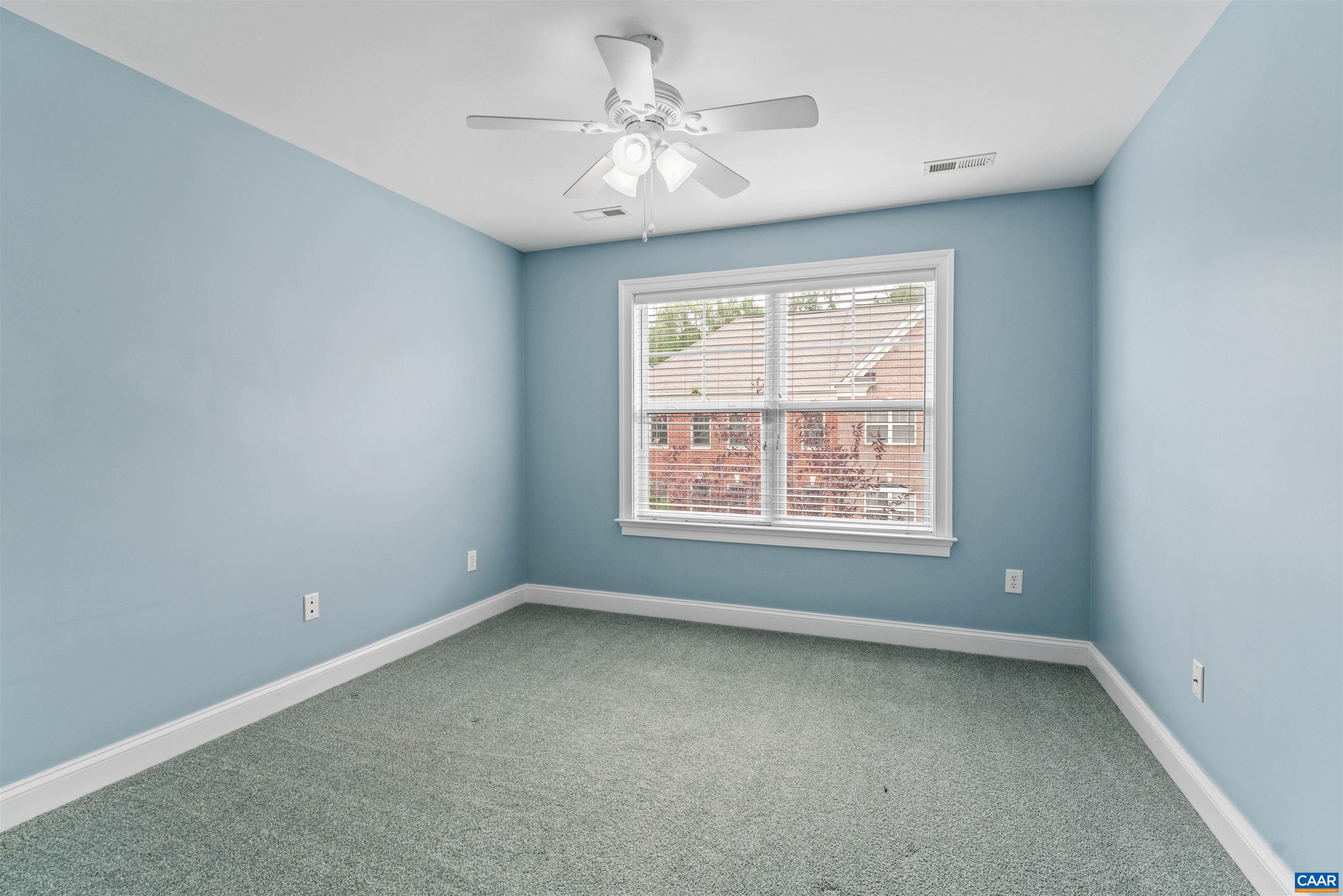 1039 GLENWOOD STATION LN