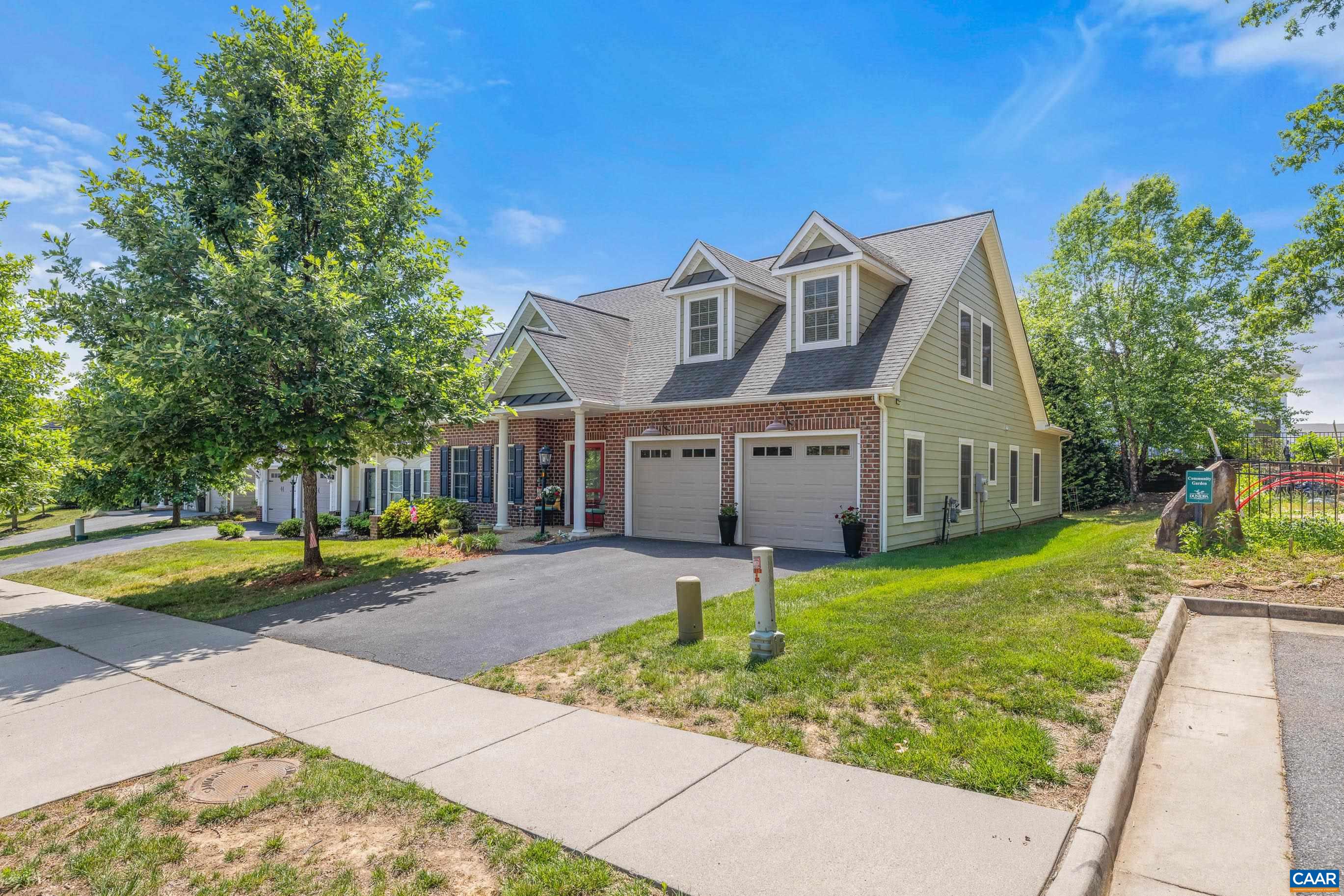 1637 SAWGRASS CT