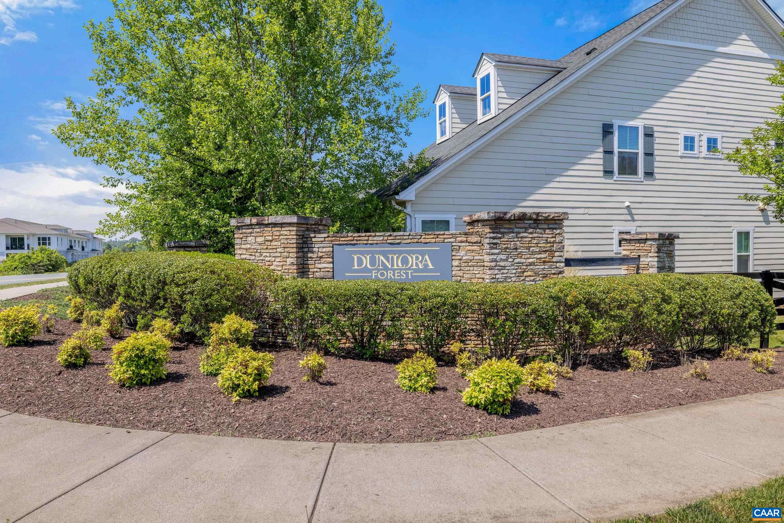 1637 SAWGRASS CT