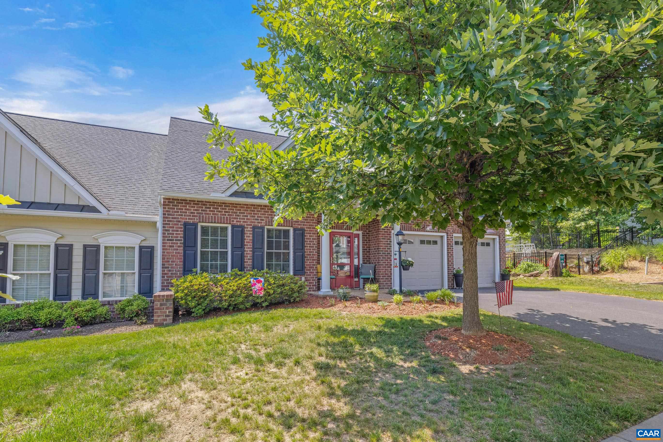 1637 SAWGRASS CT
