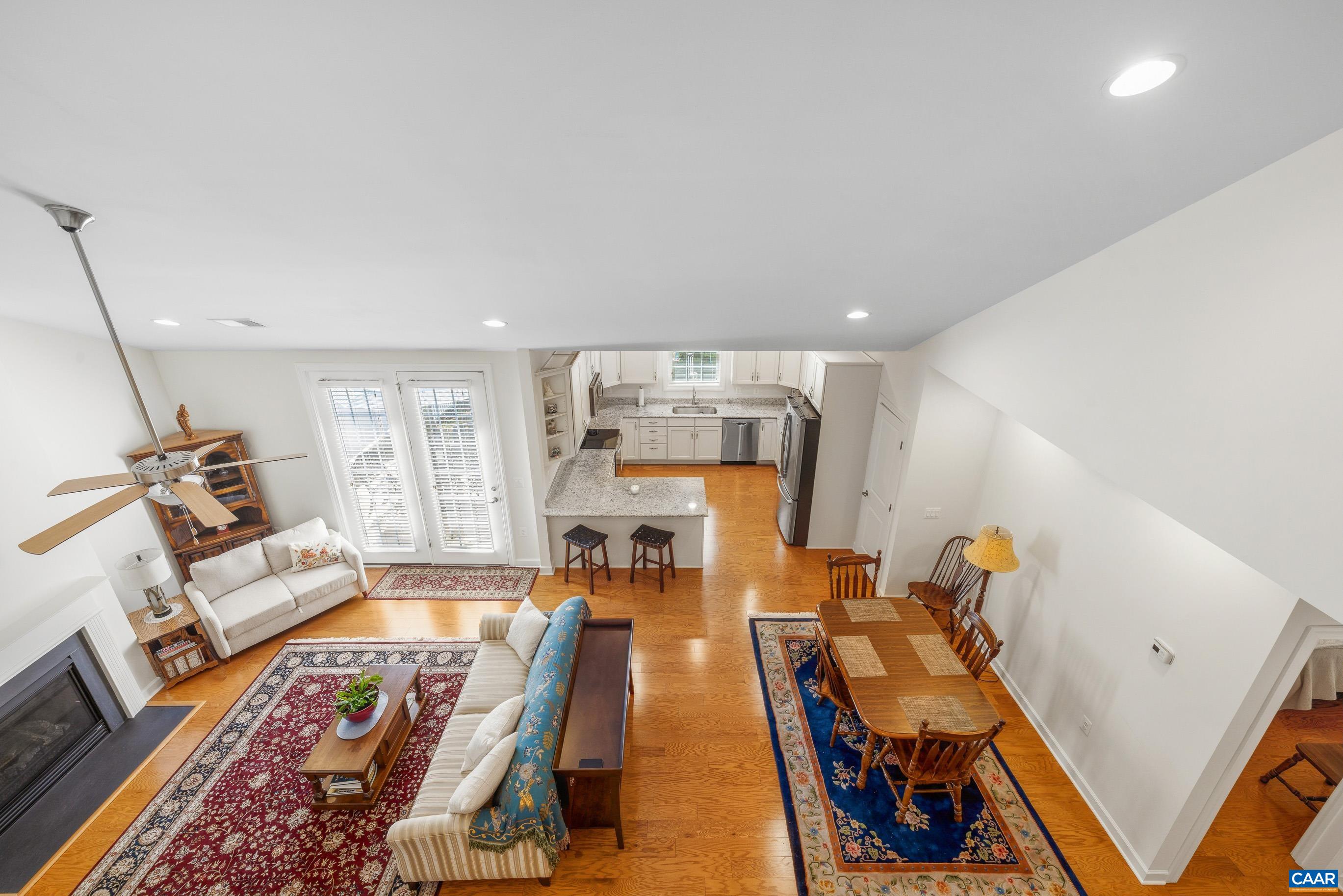1637 SAWGRASS CT