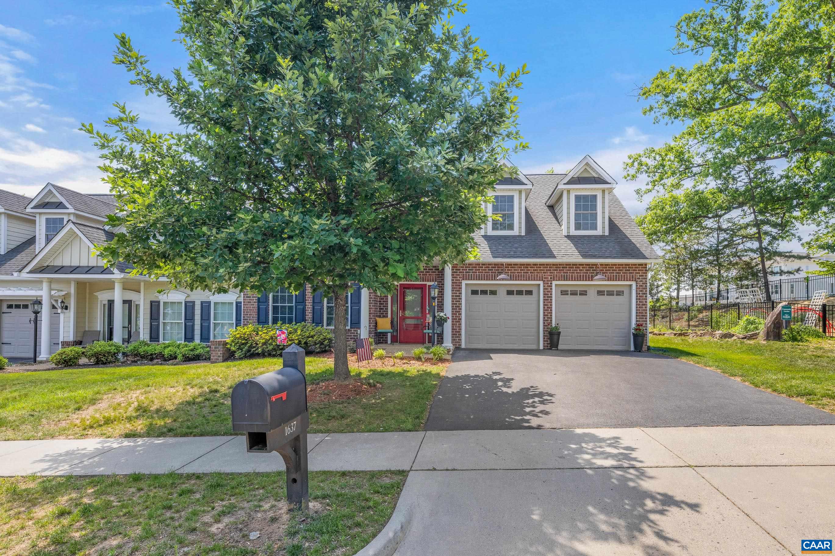 1637 SAWGRASS CT