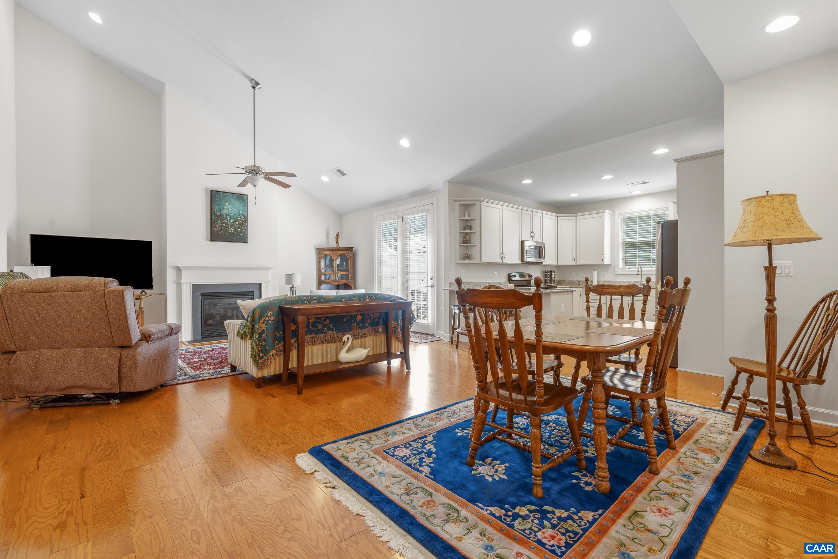 1637 SAWGRASS CT
