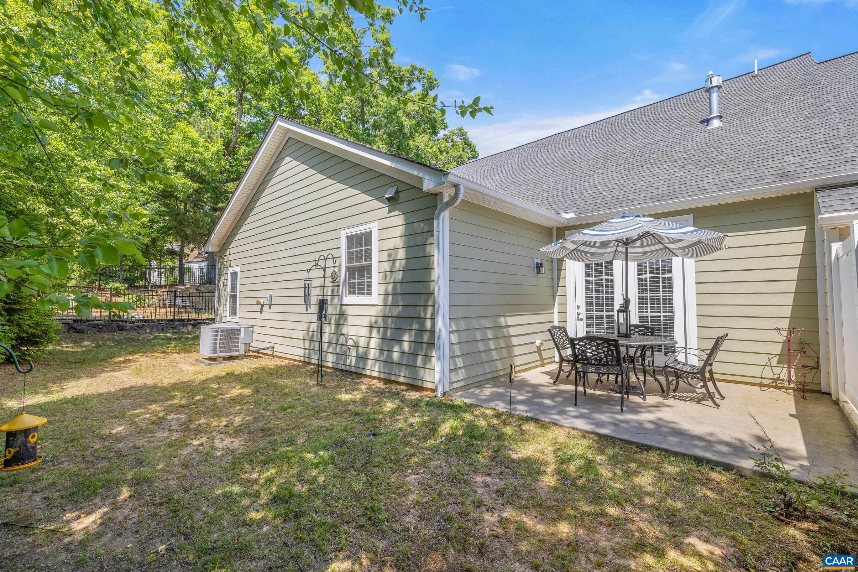 1637 SAWGRASS CT
