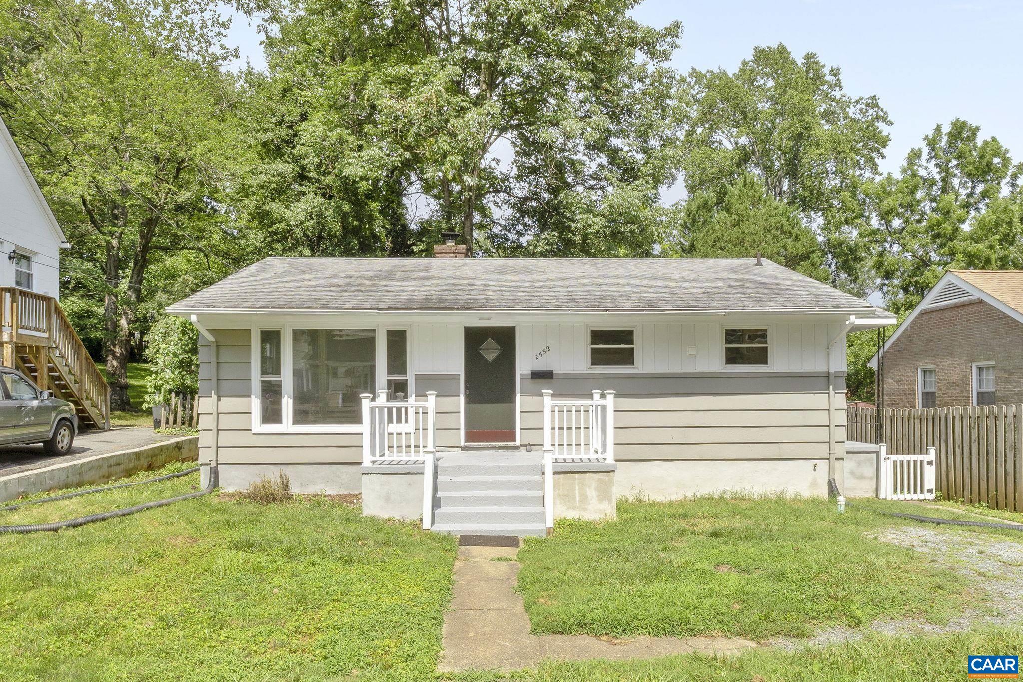 2552 WOODLAND DR