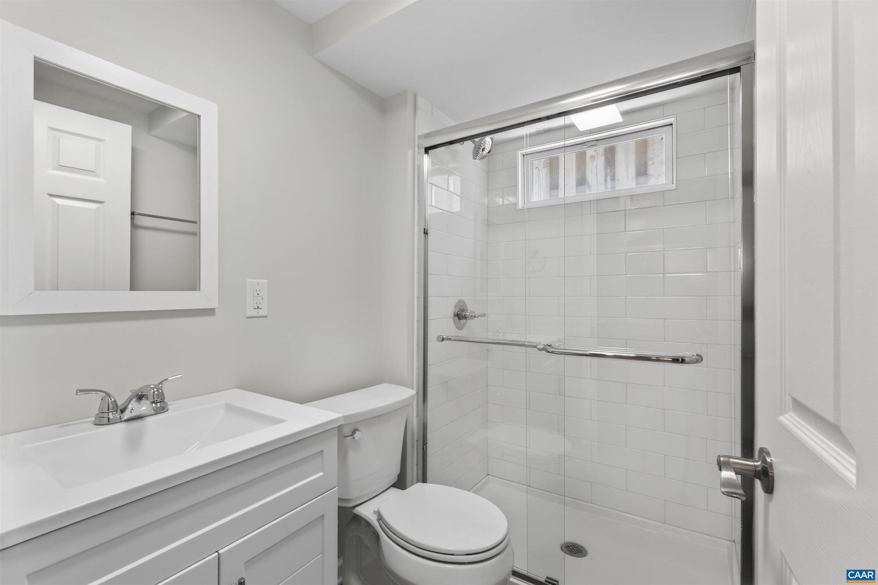 2552 WOODLAND DR
