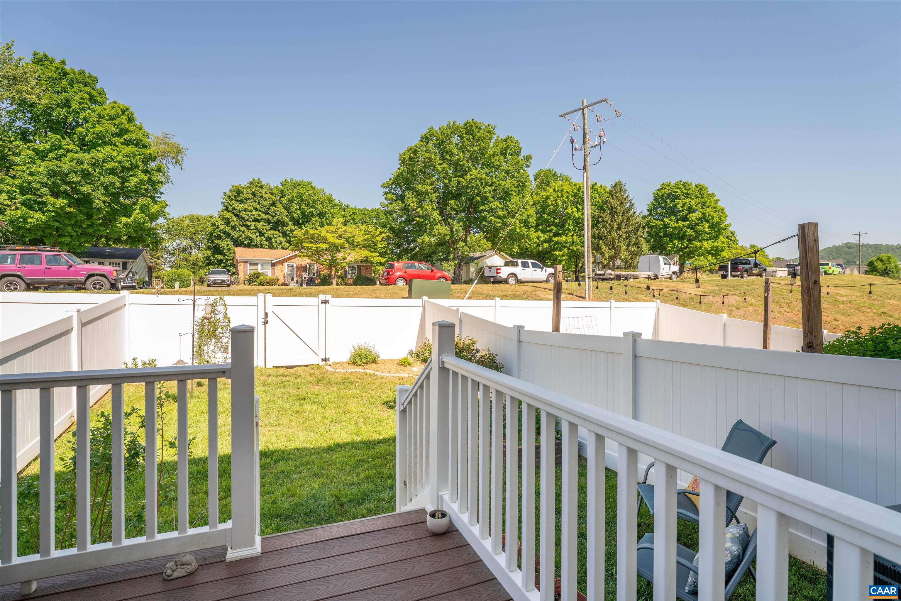 2066 ELM TREE CT
