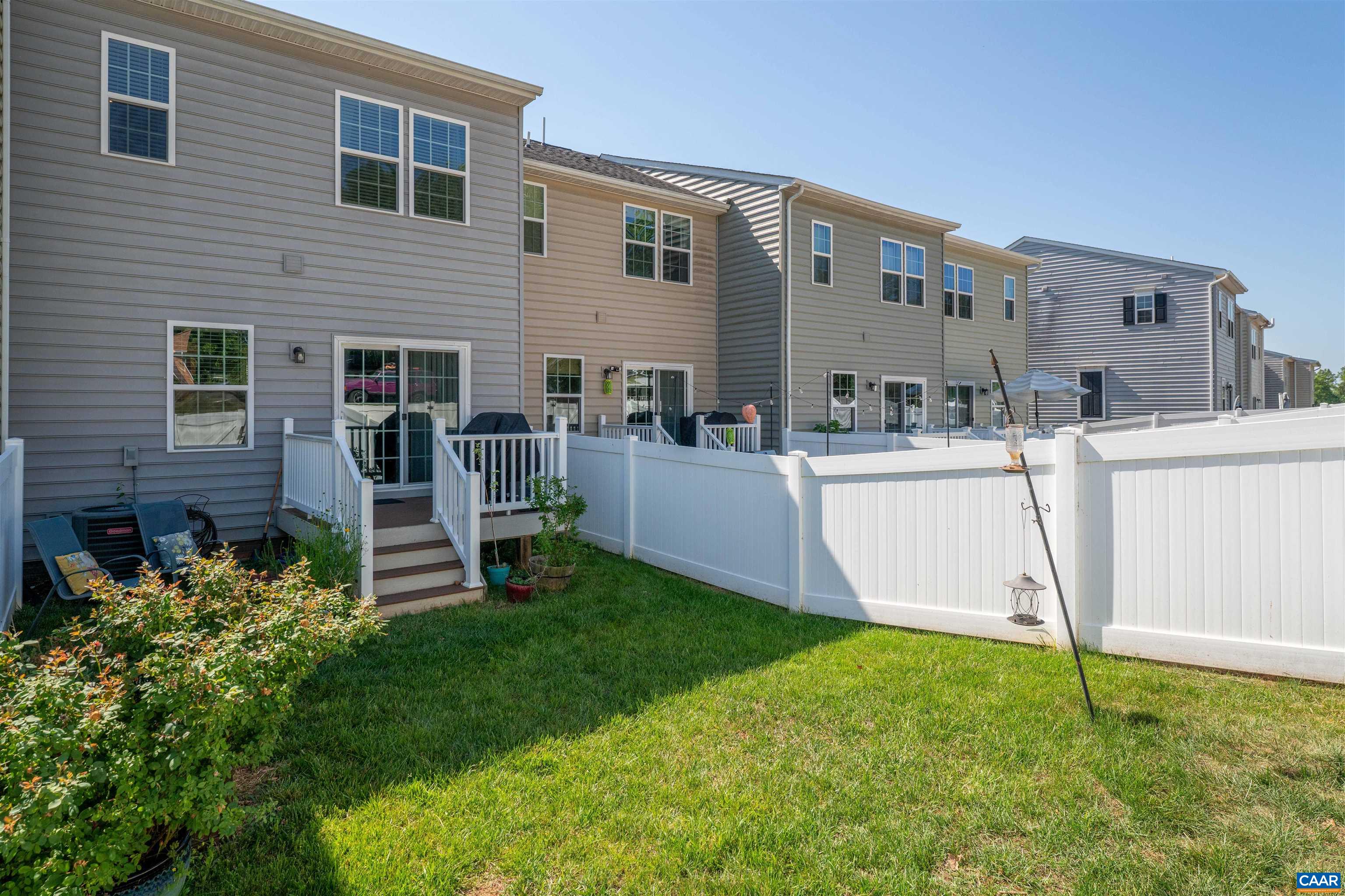 2066 ELM TREE CT