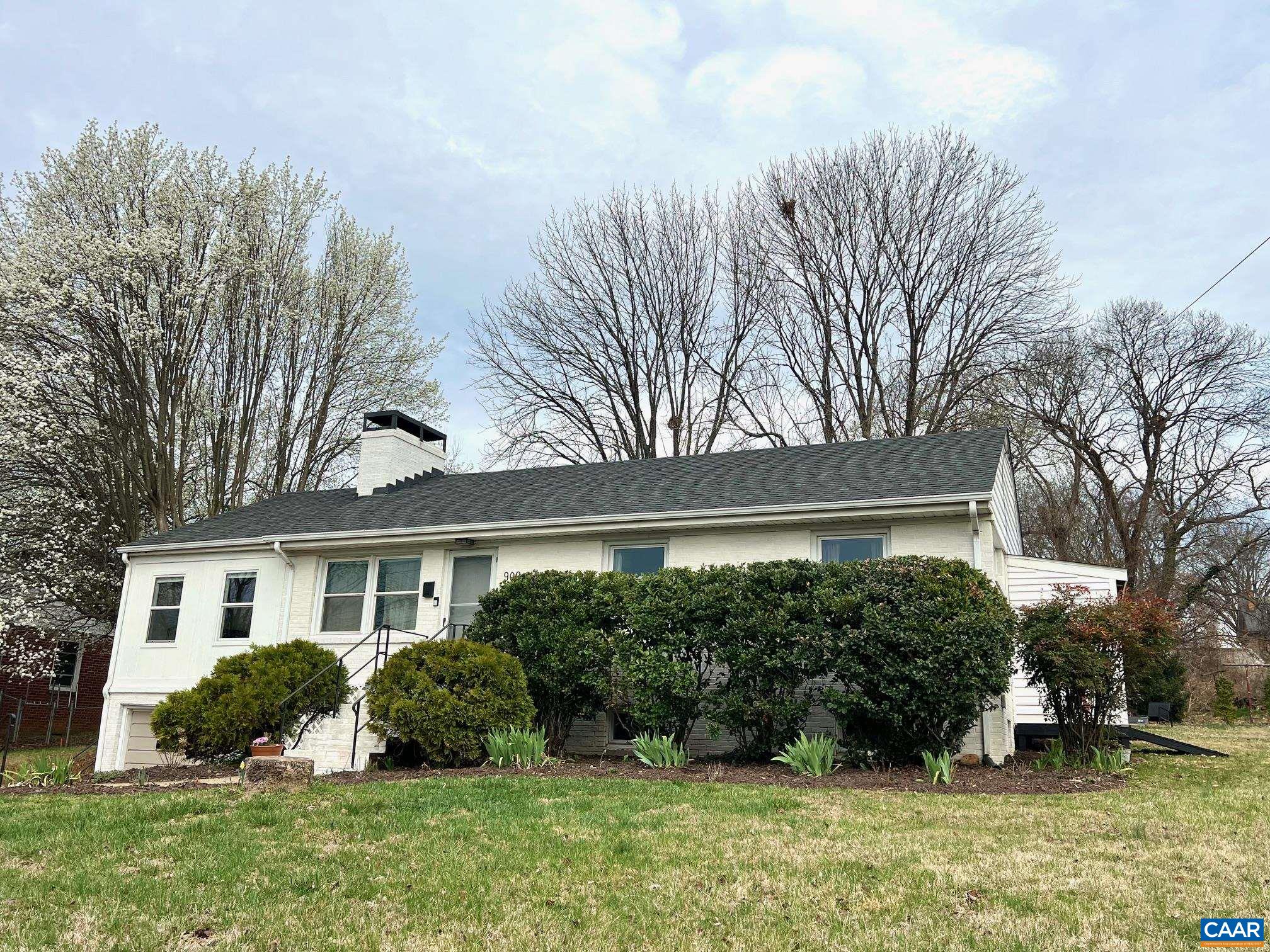 909 SAINT CLAIR AVE