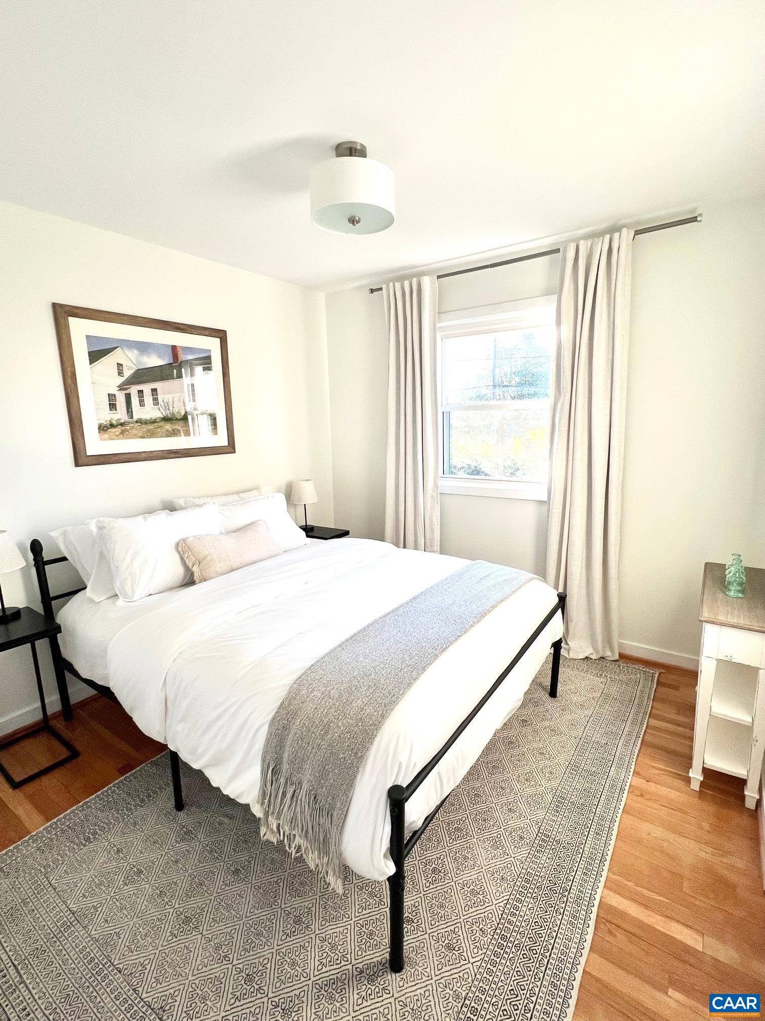 909 SAINT CLAIR AVE