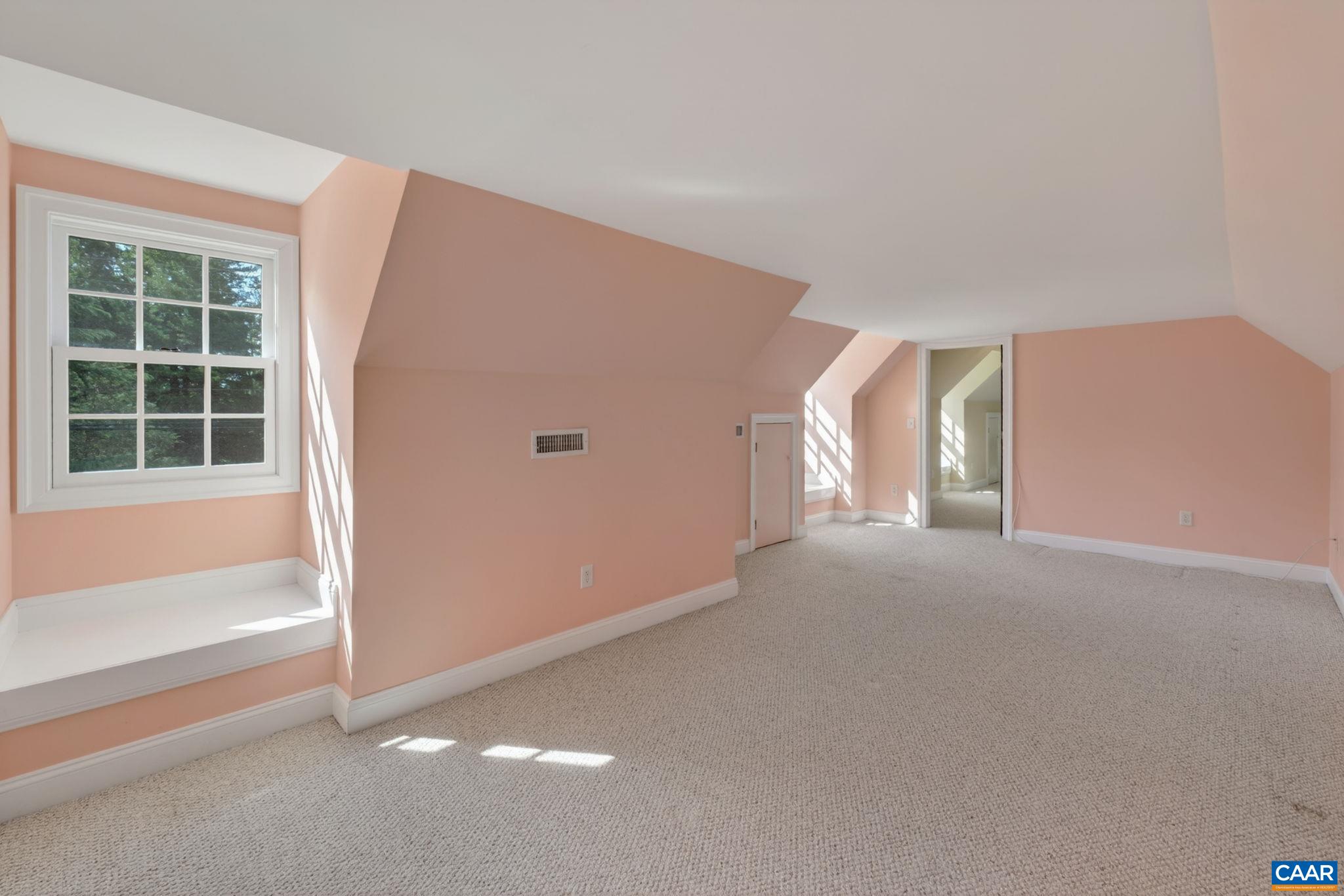 321 ALDERMAN RD