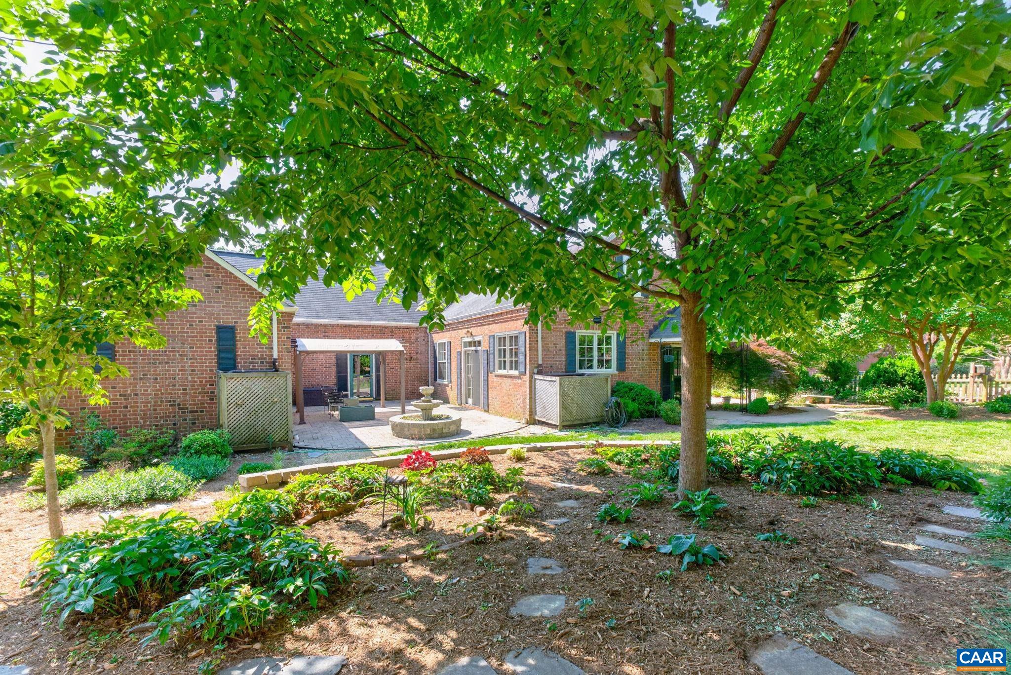 321 ALDERMAN RD
