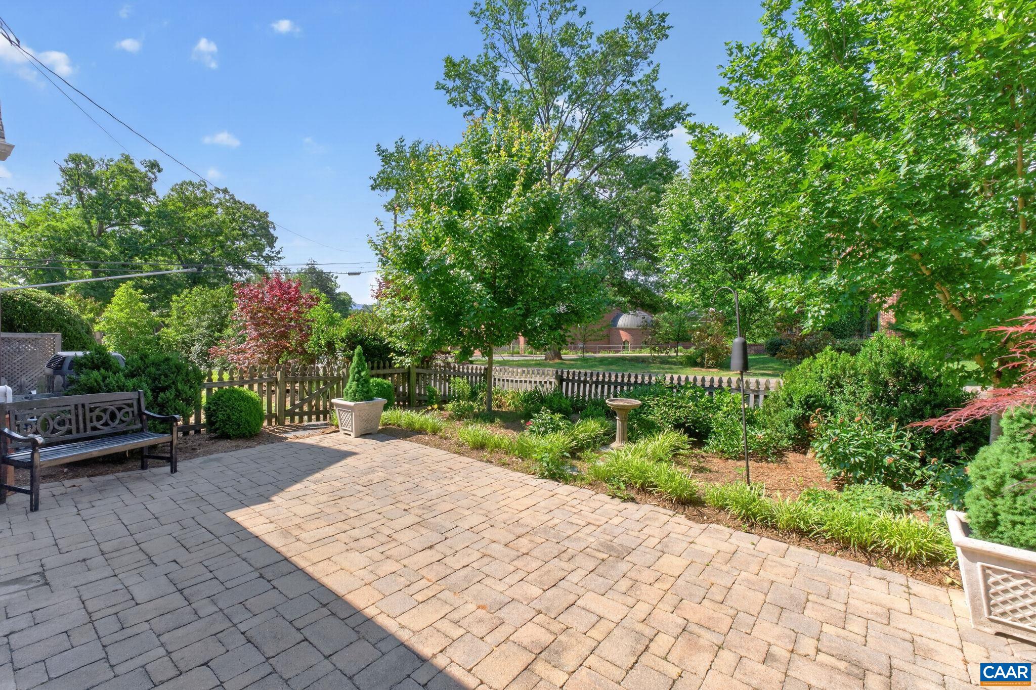321 ALDERMAN RD