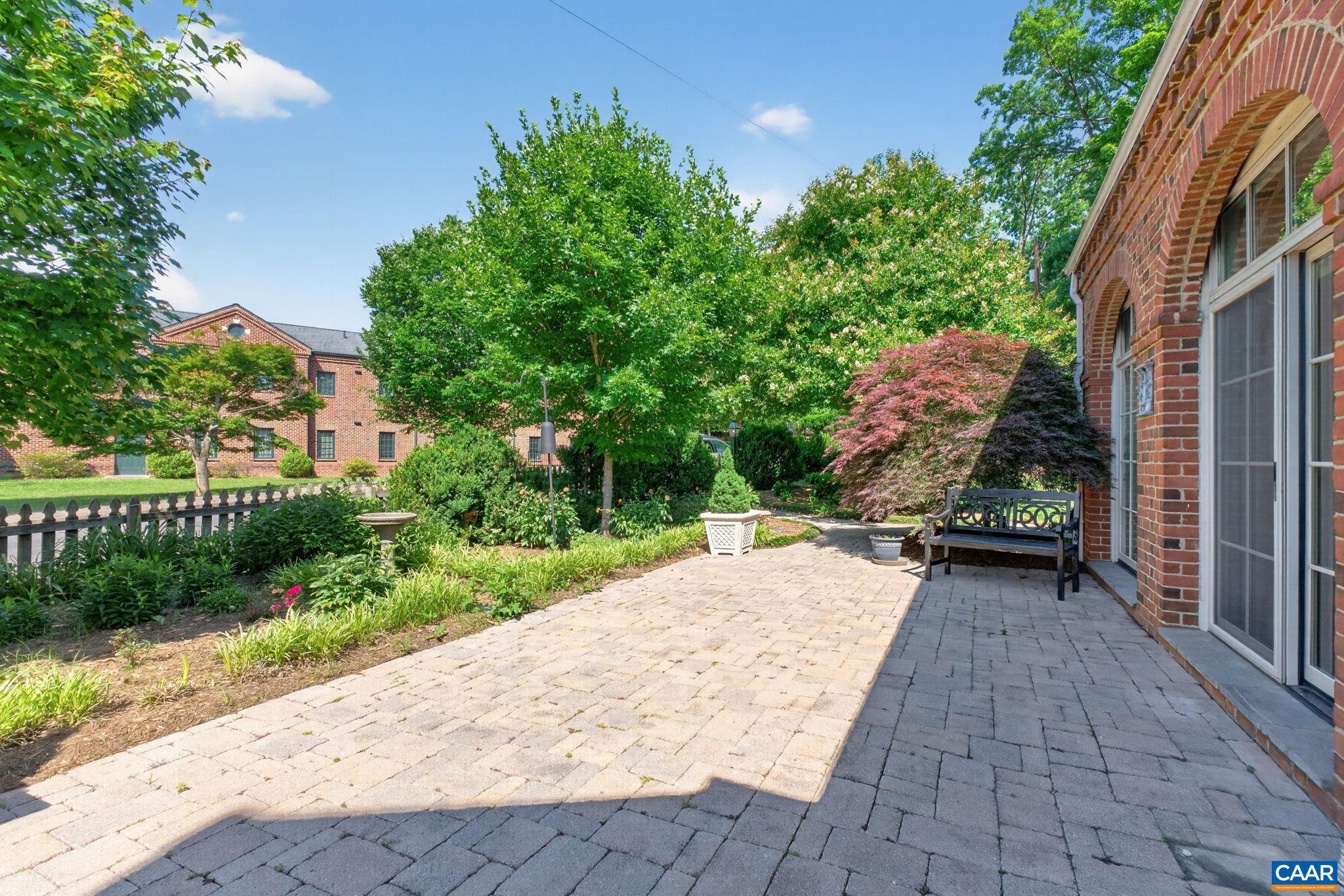321 ALDERMAN RD