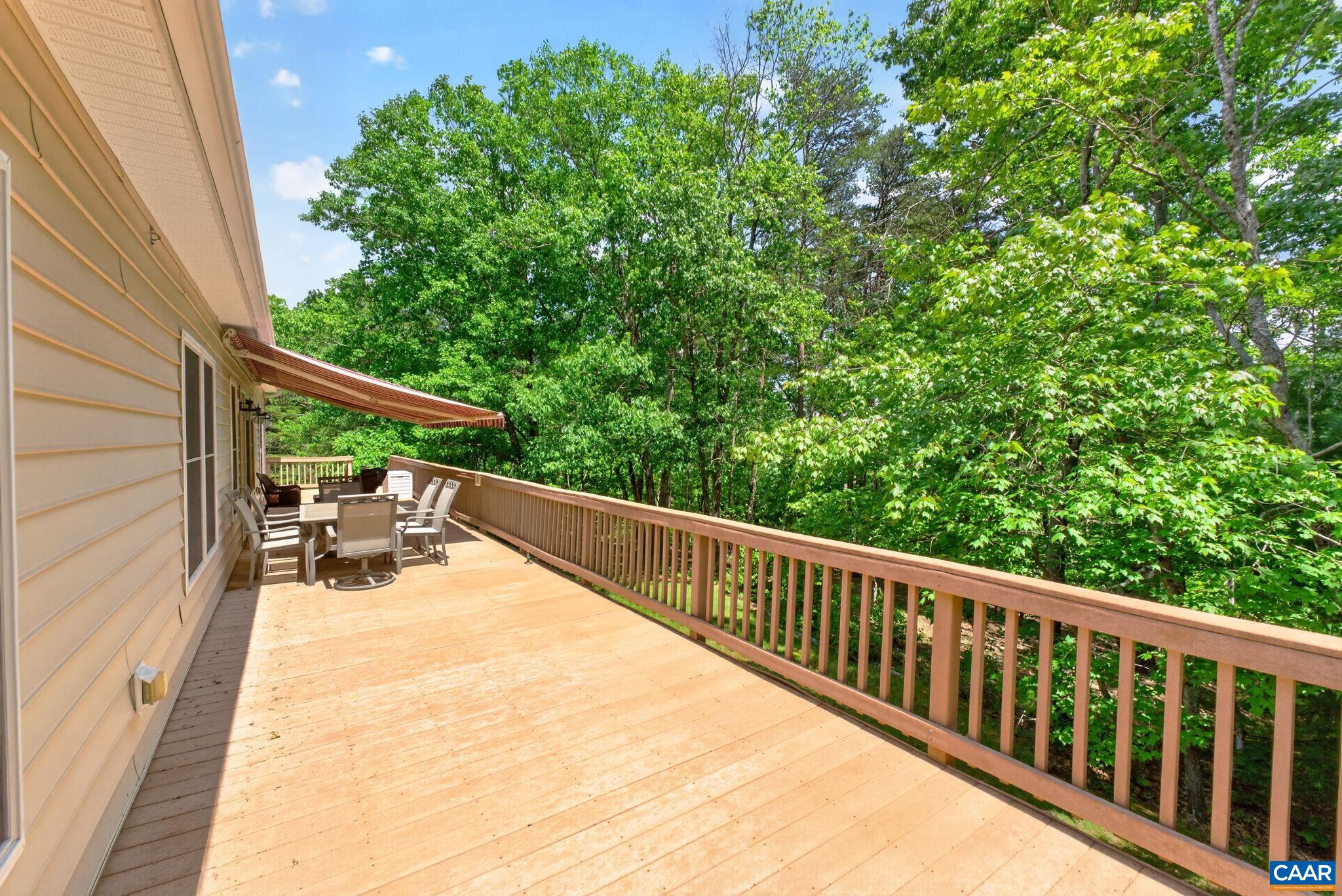 3403 MEADOW WOOD LN
