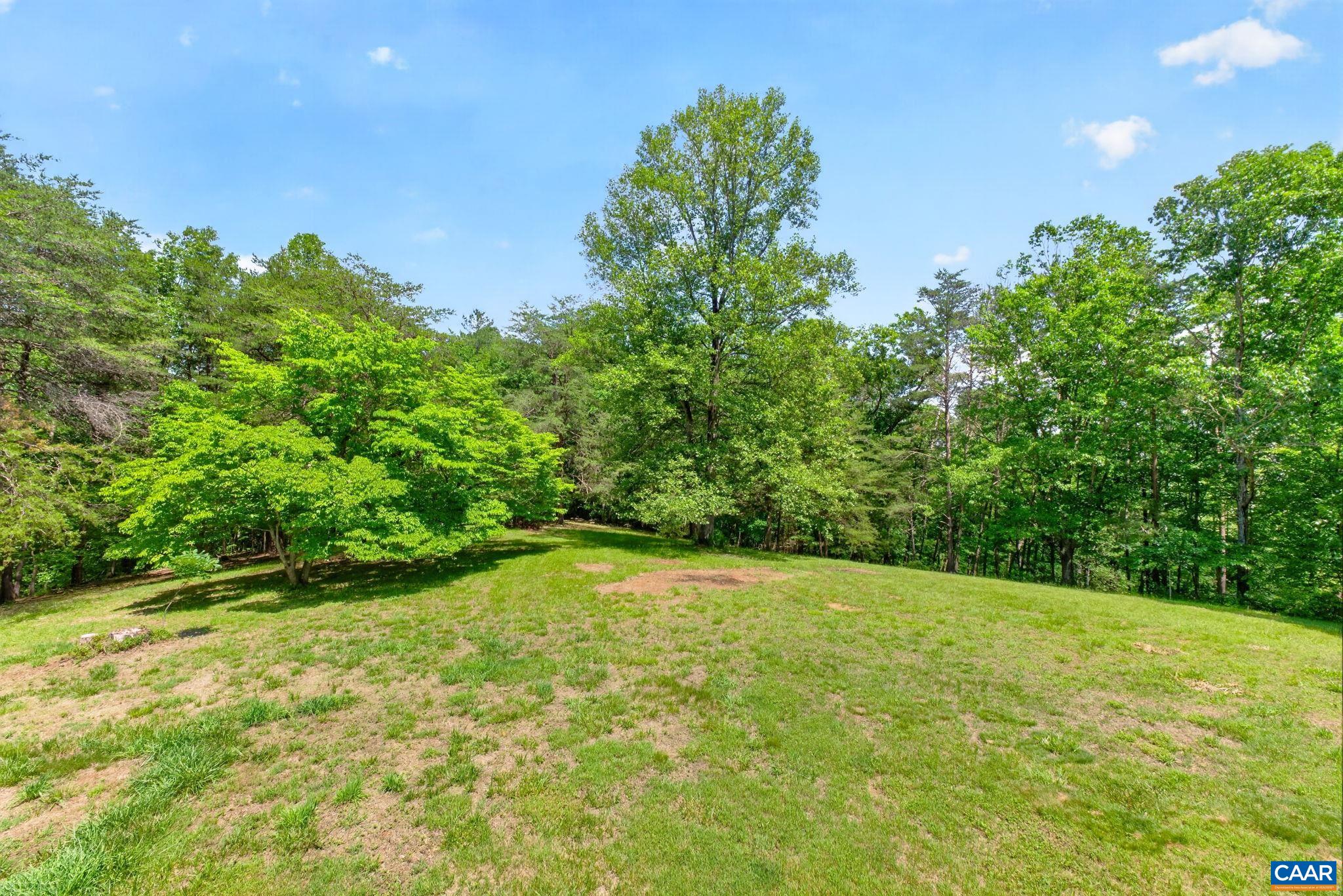 3403 MEADOW WOOD LN