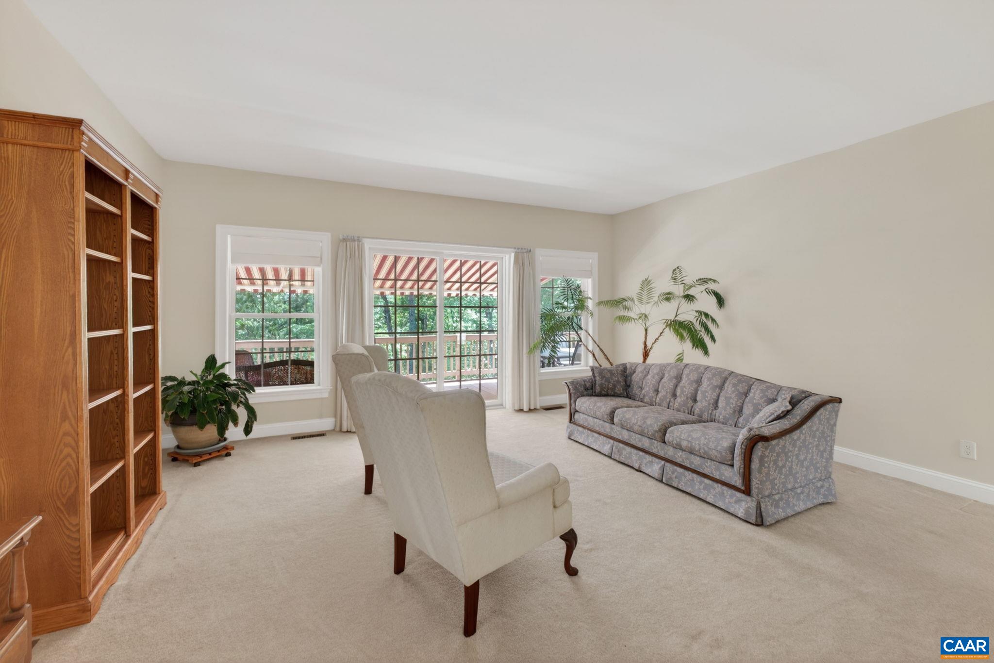 3403 MEADOW WOOD LN