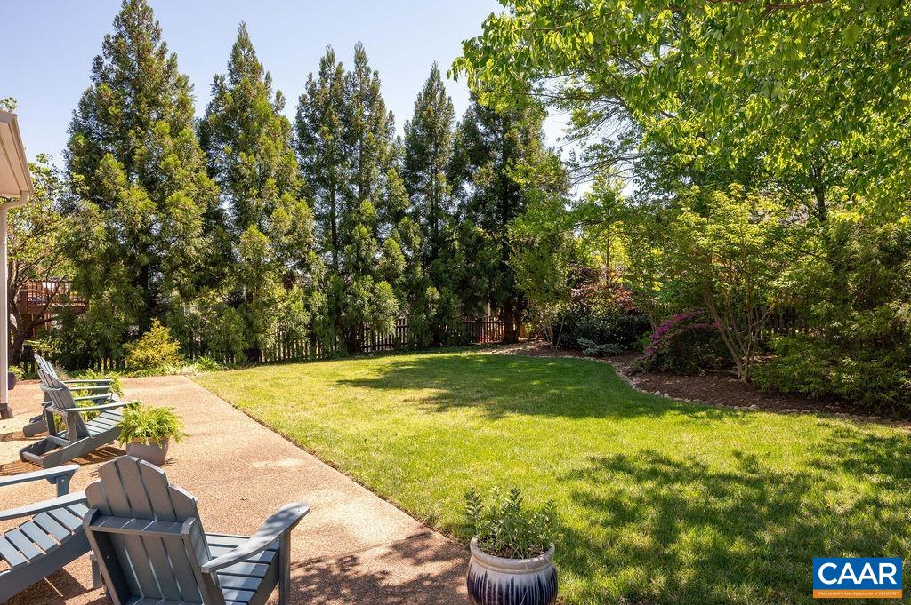 351 GRAYROCK DR