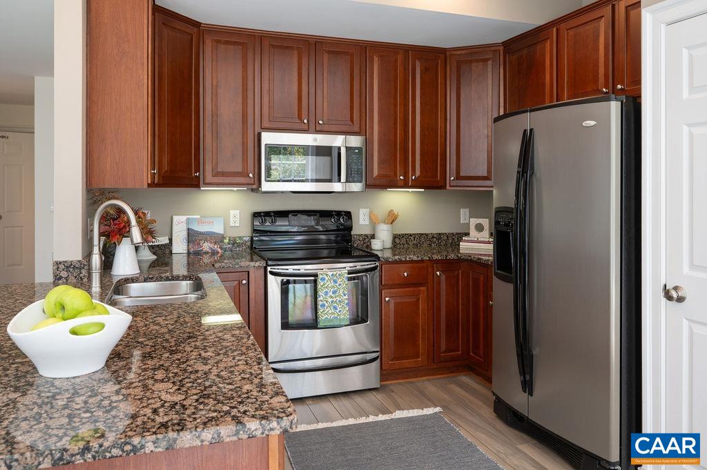 351 GRAYROCK DR
