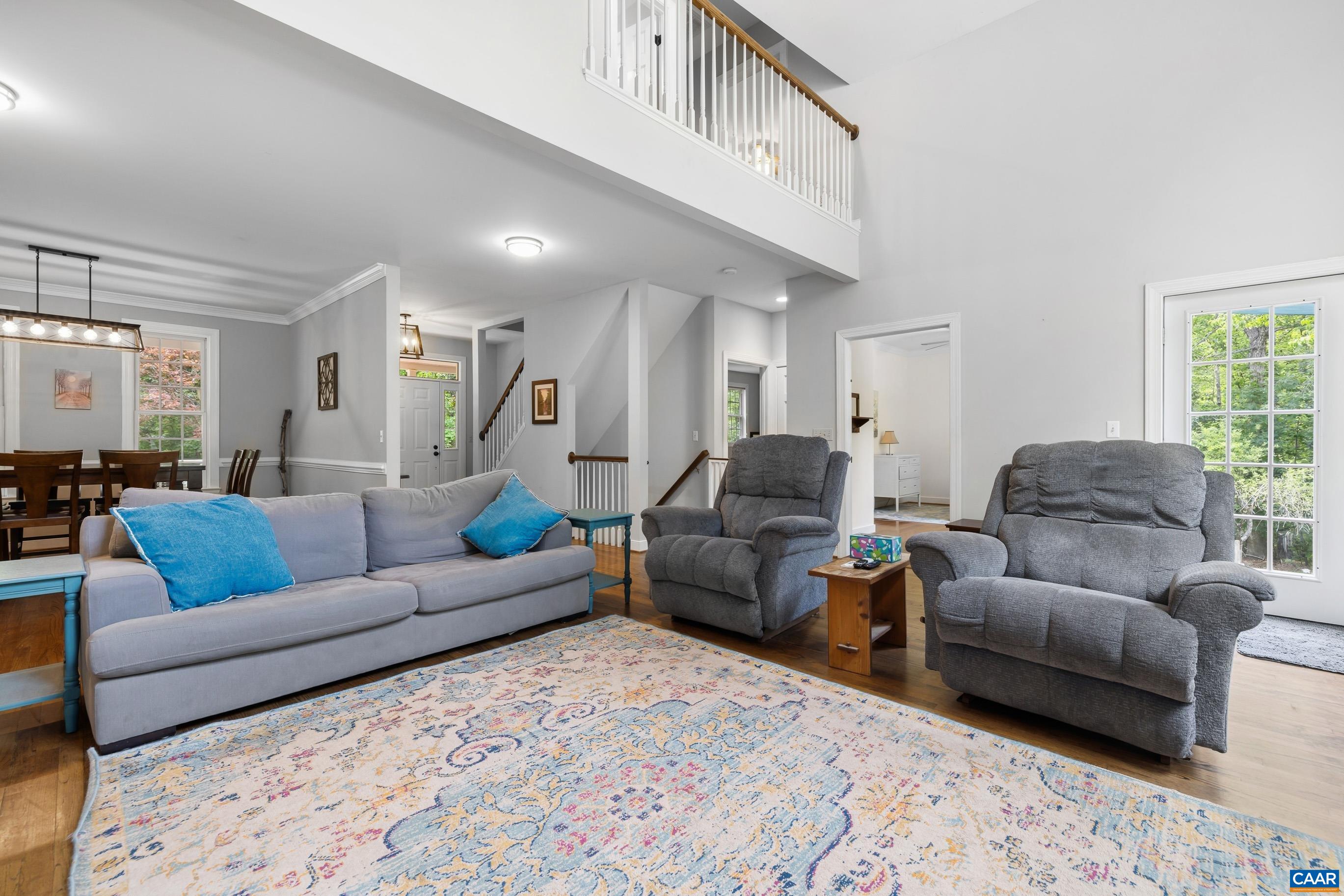582 SPRING HILL DR