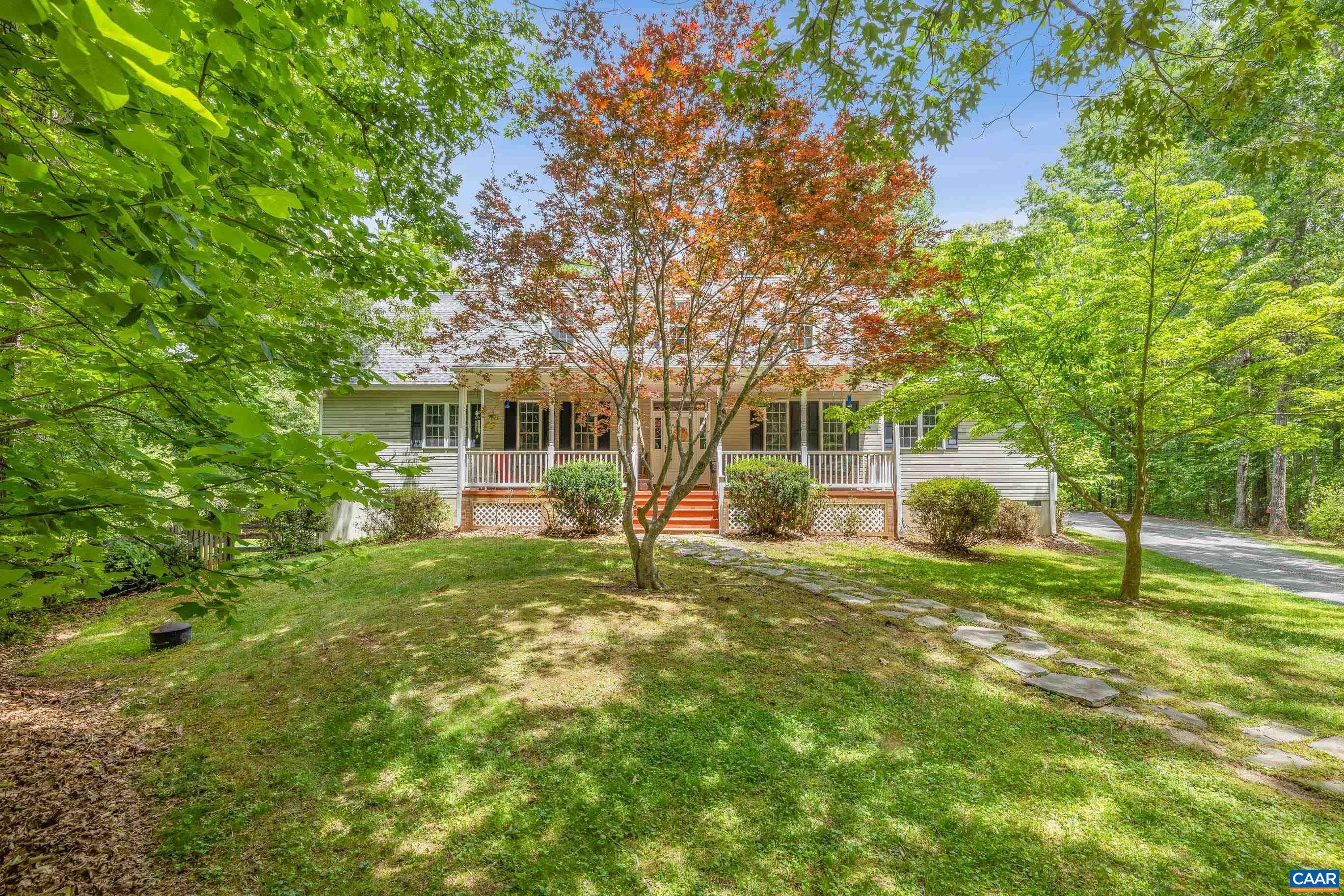 582 SPRING HILL DR